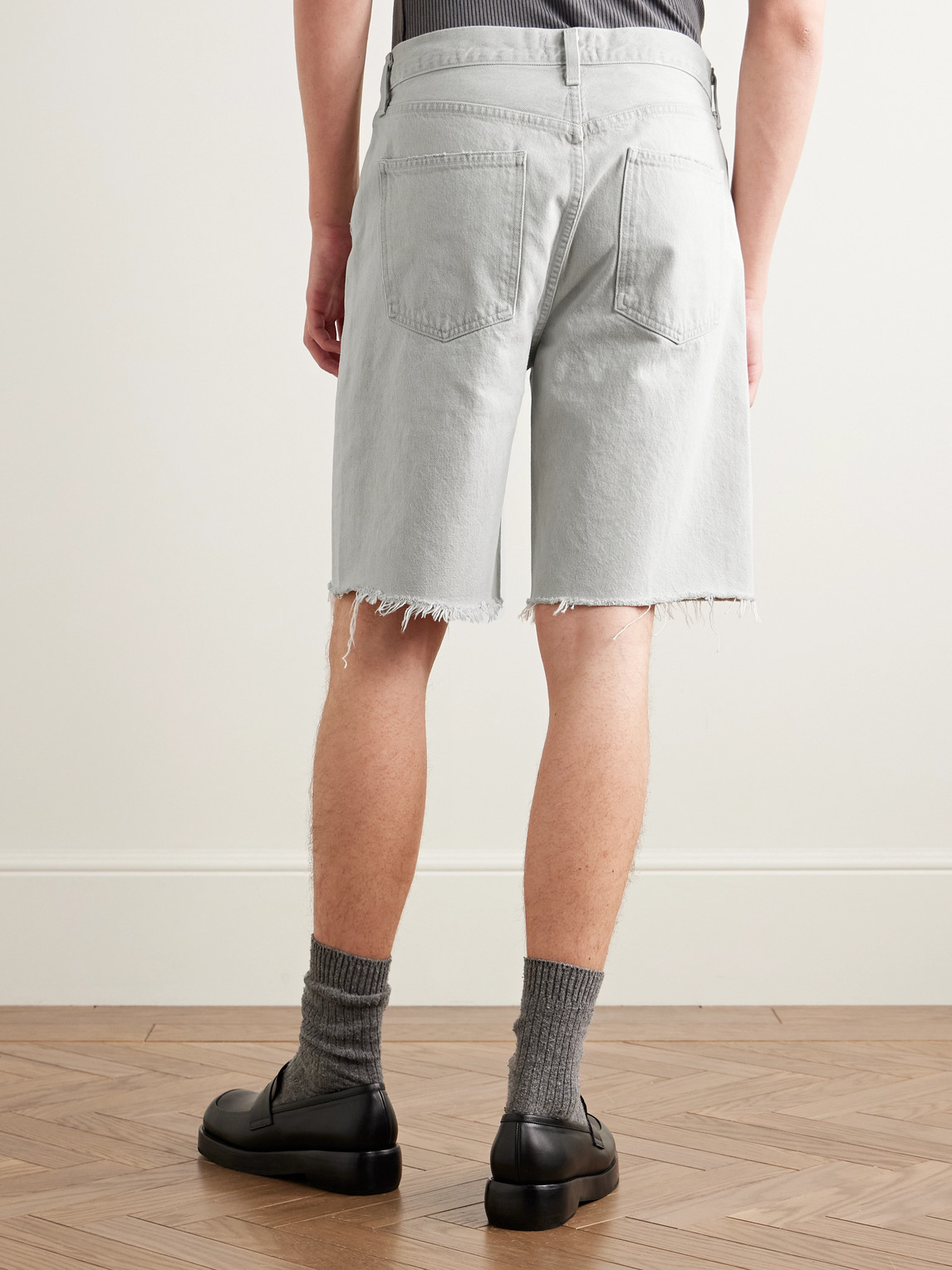 Agolde Anson Straight-leg Frayed Organic Denim Shorts In White