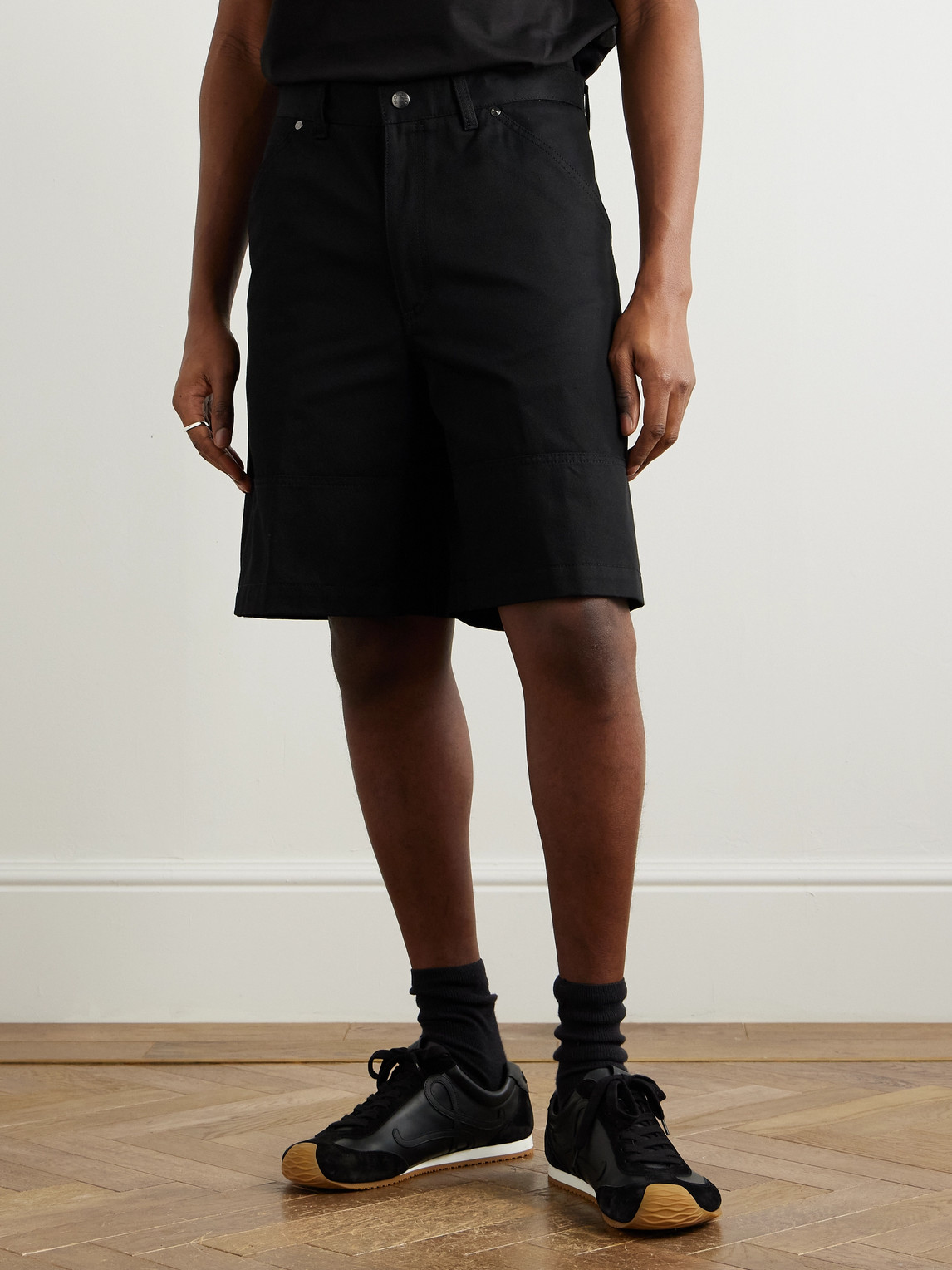Moncler Wide-leg Logo-appliquéd Cotton-twill Shorts In Black