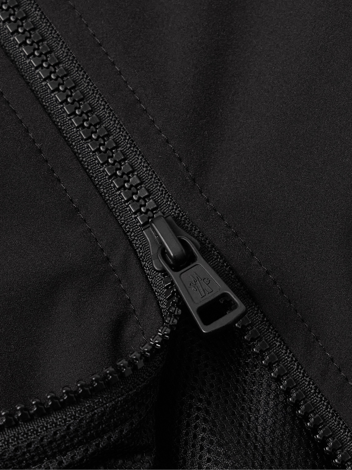 Moncler Hemmed Jacket With Collar And Zip Pockets In Black