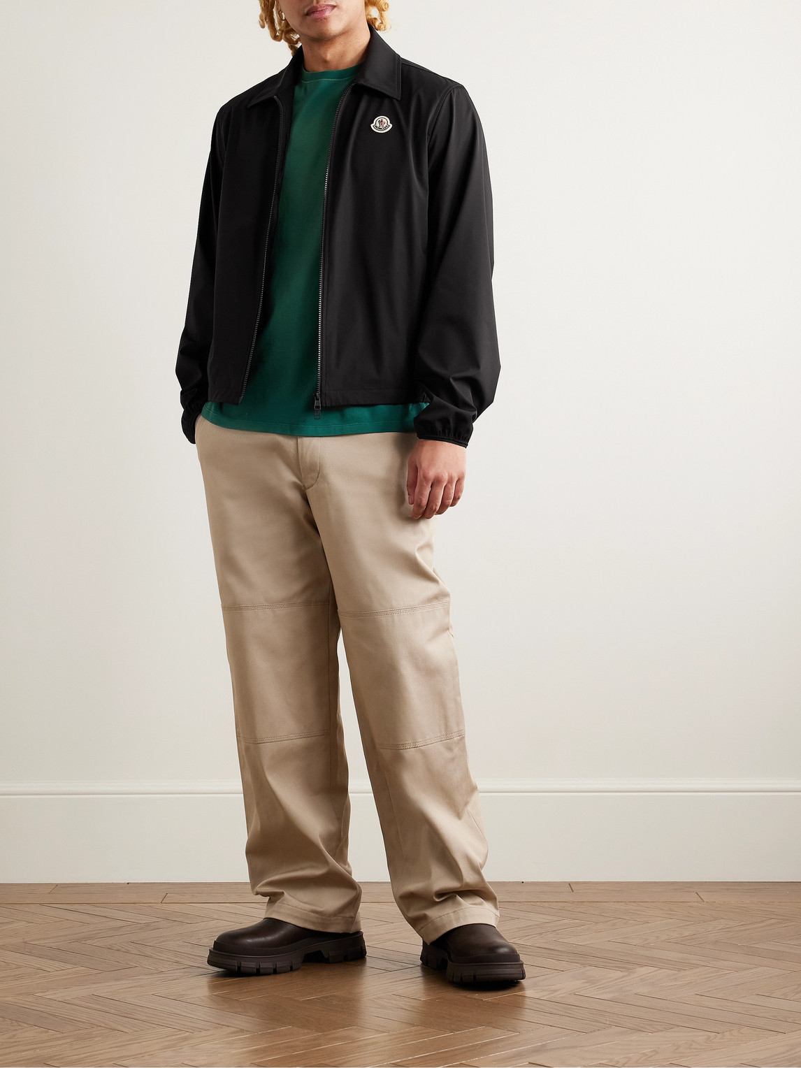 Moncler Hemmed Jacket With Collar And Zip Pockets In Black