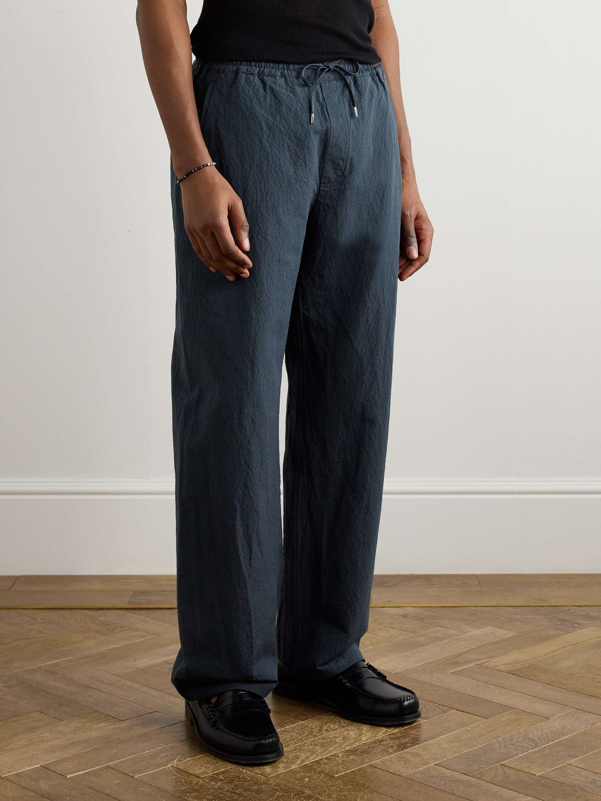 A KIND OF GUISE 
