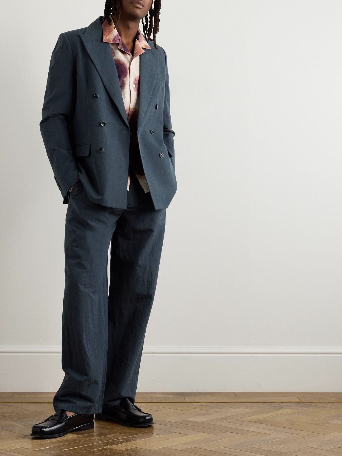 https://www.mrporter.com/variants/images/1647597356899821/ou/w1000.jpg