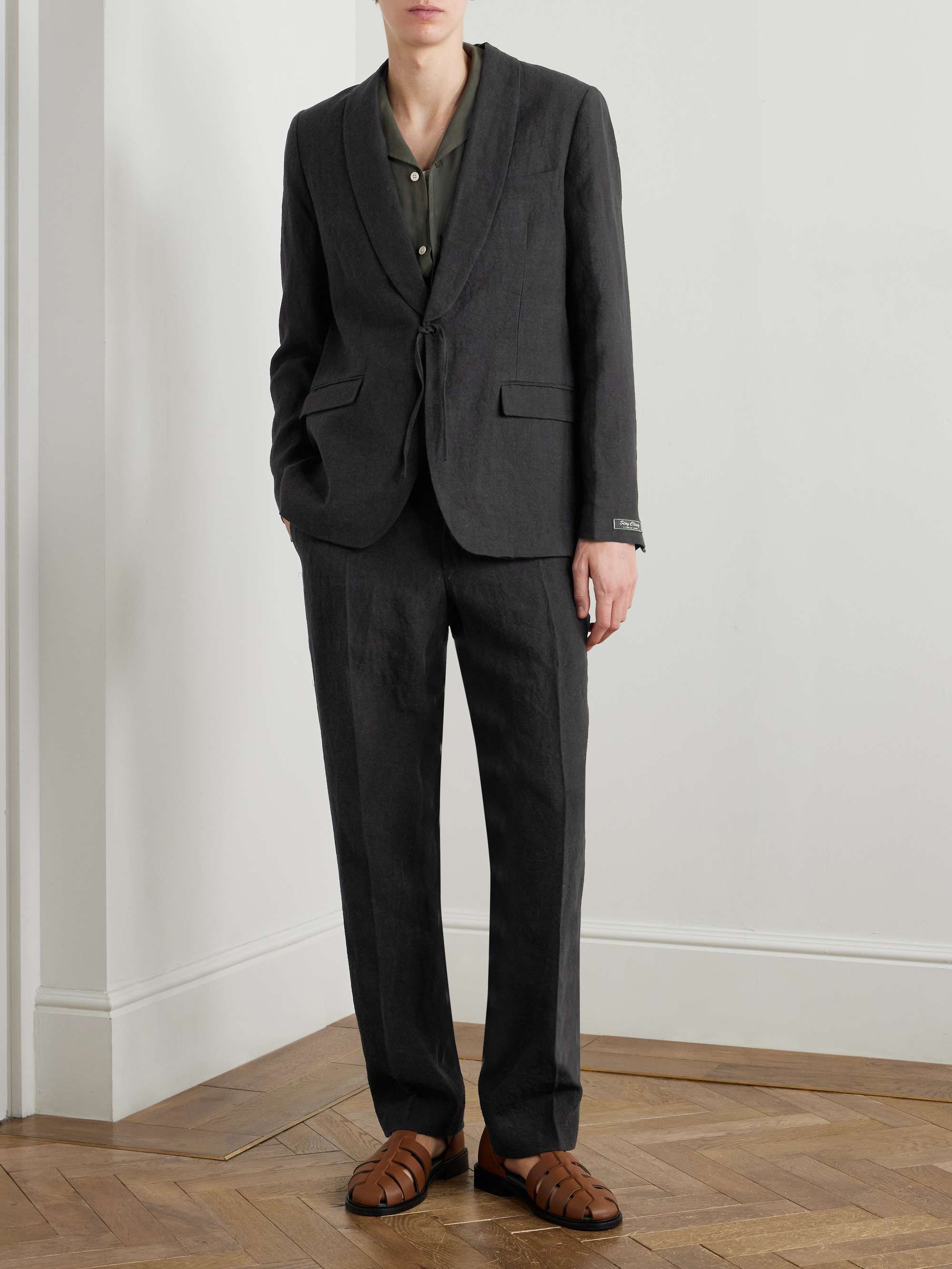 A KIND OF GUISE 