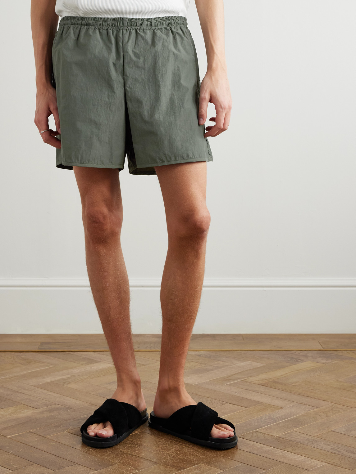 A KIND OF GUISE BIBILE STRAIGHT-LEG EMBROIDERED RECYCLED-SHELL SHORTS