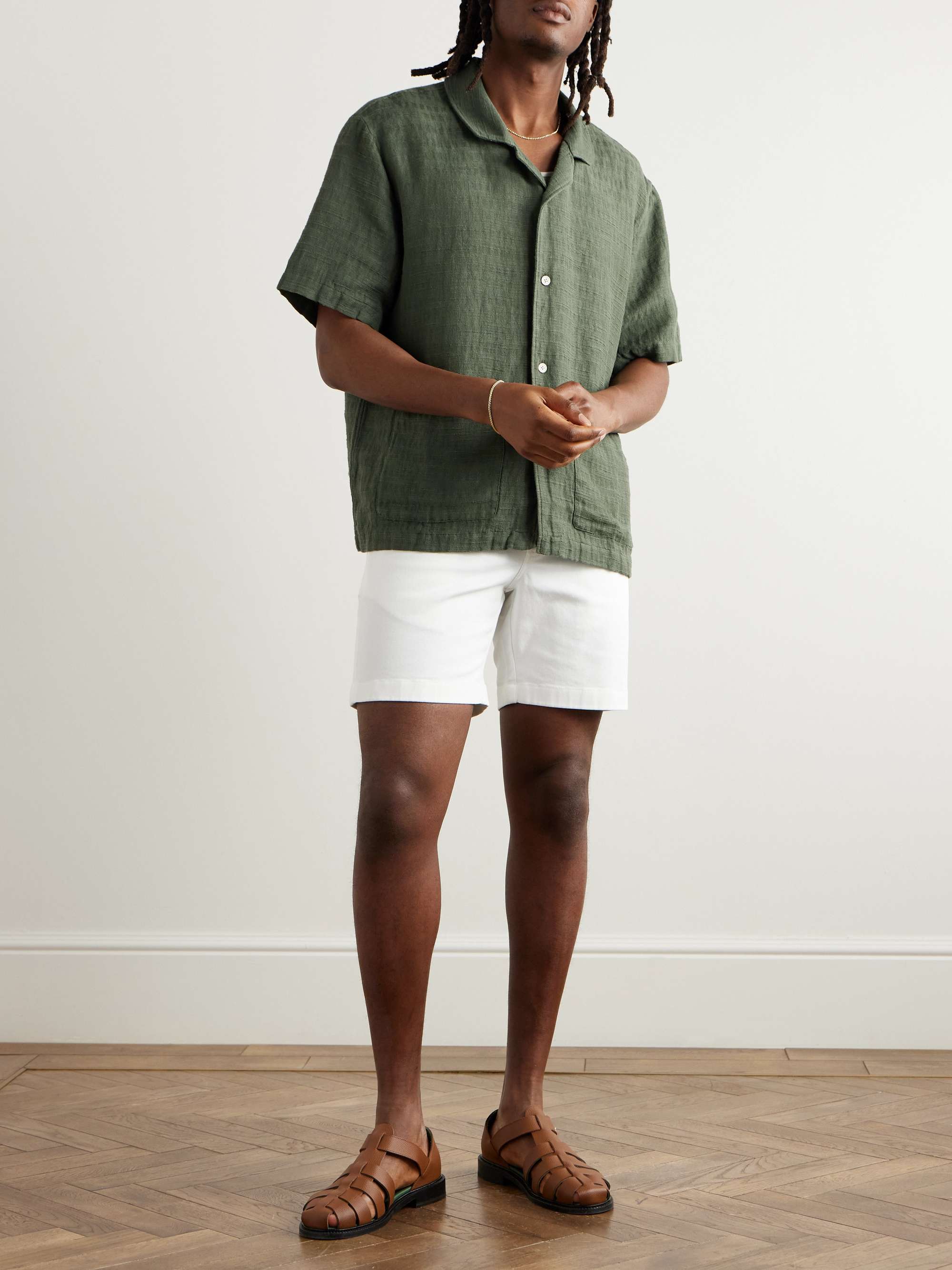A KIND OF GUISE 