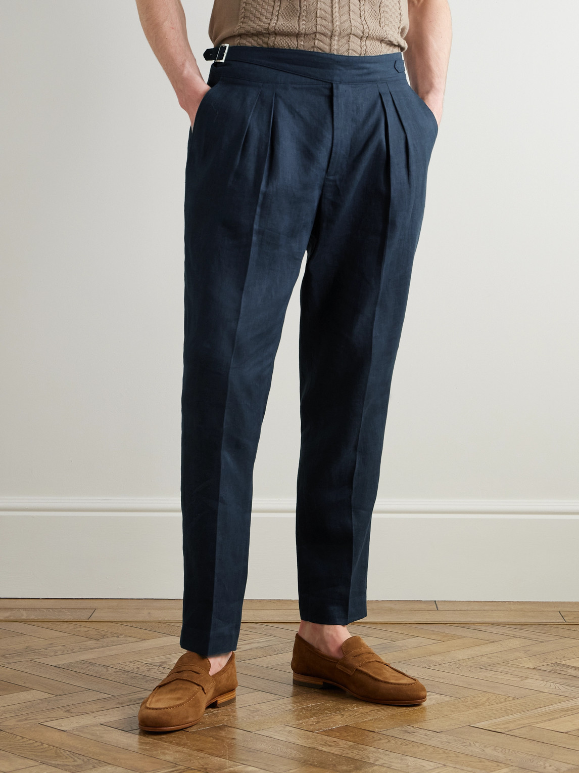 Mr P. - Steve Tapered Pleated Linen Trousers