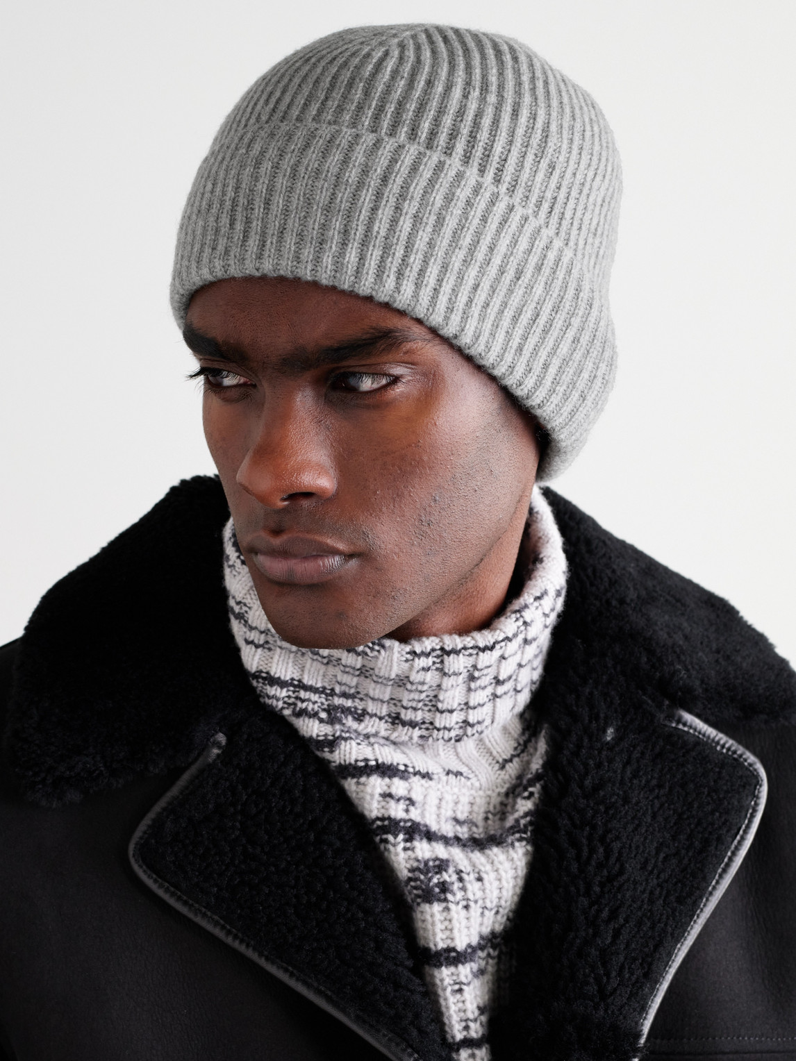 Cairn Ribbed Cashmere Beanie — 2
