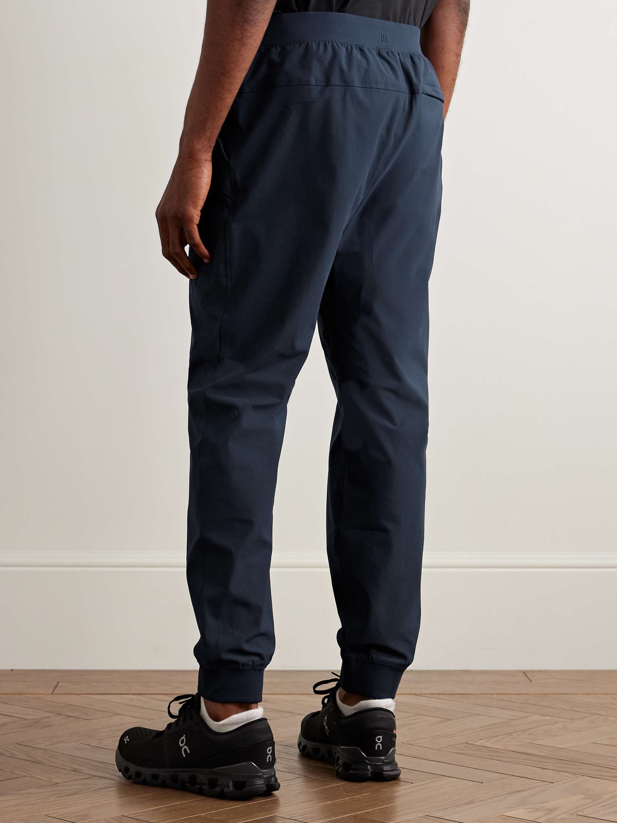 LULULEMON 