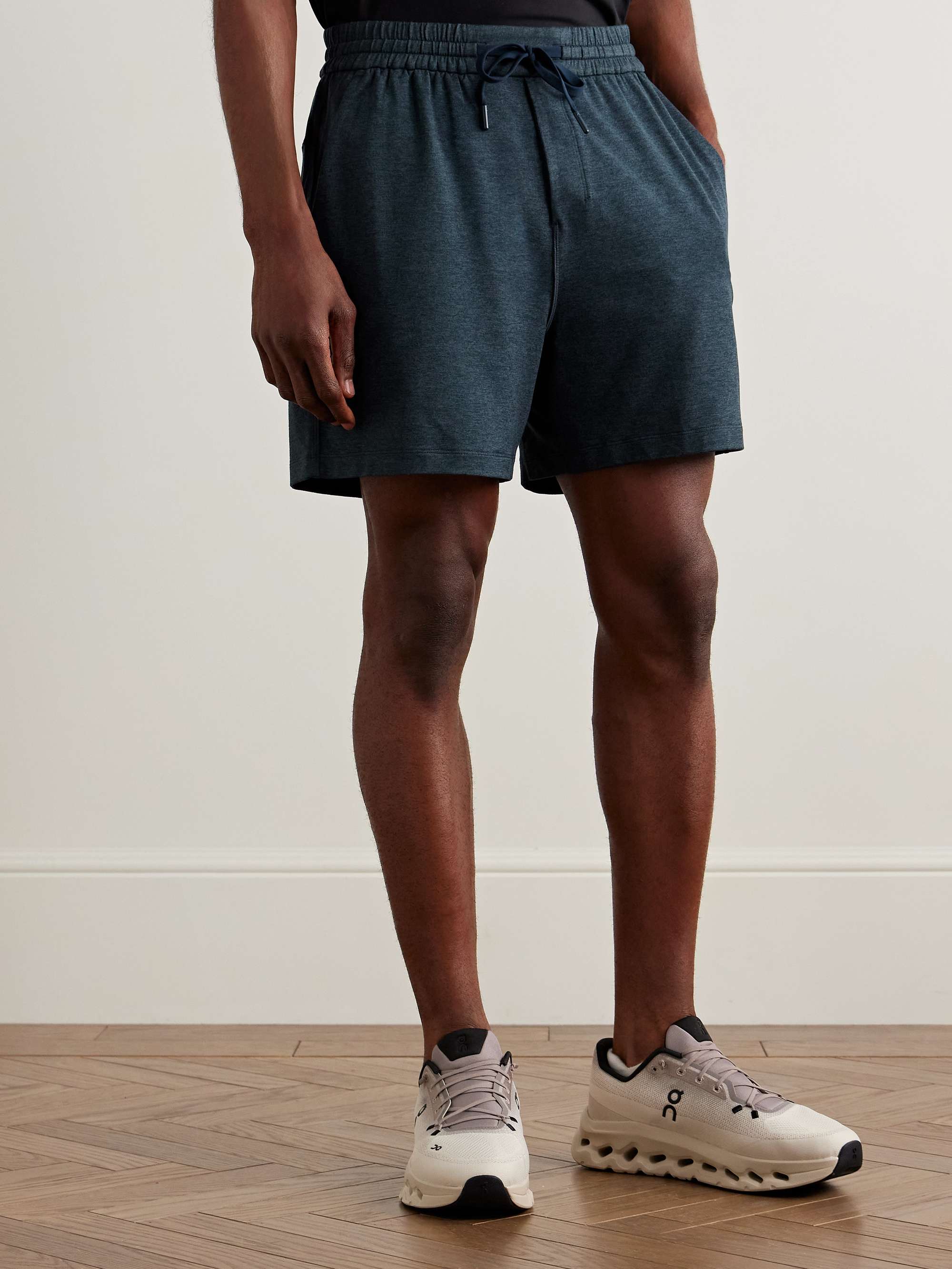 LULULEMON 