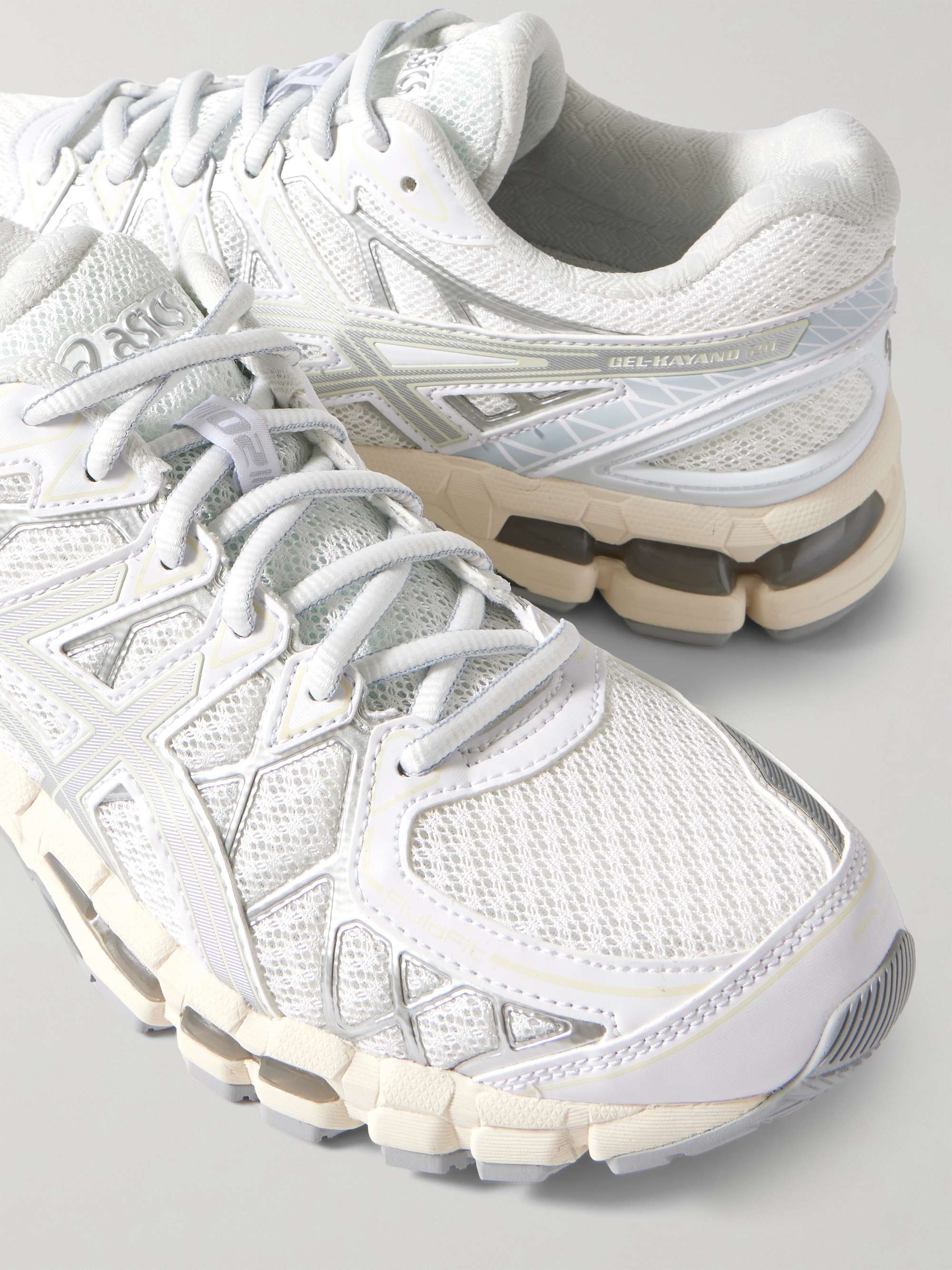 ASICS 