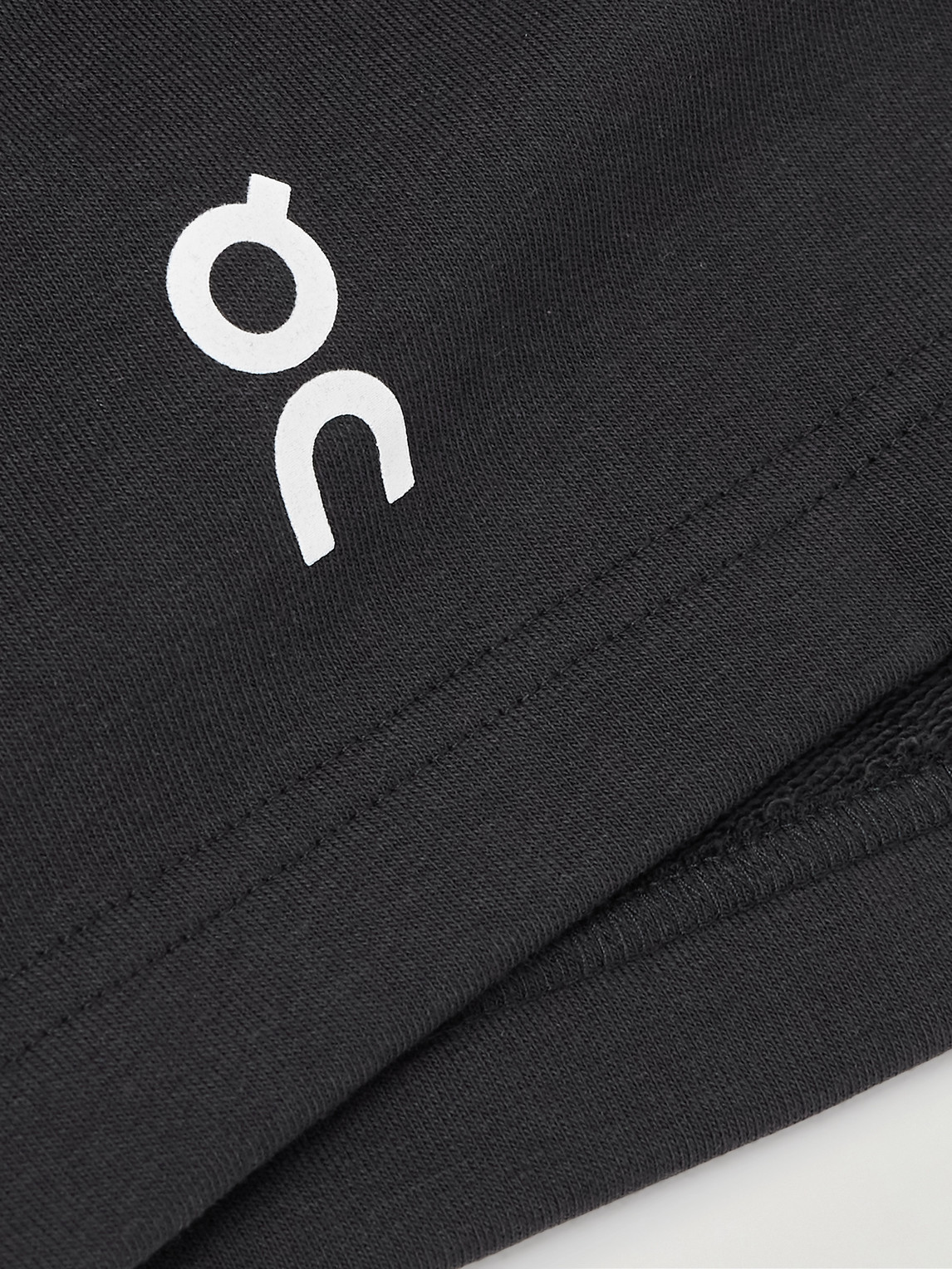 On 7 Core Shorts In Black