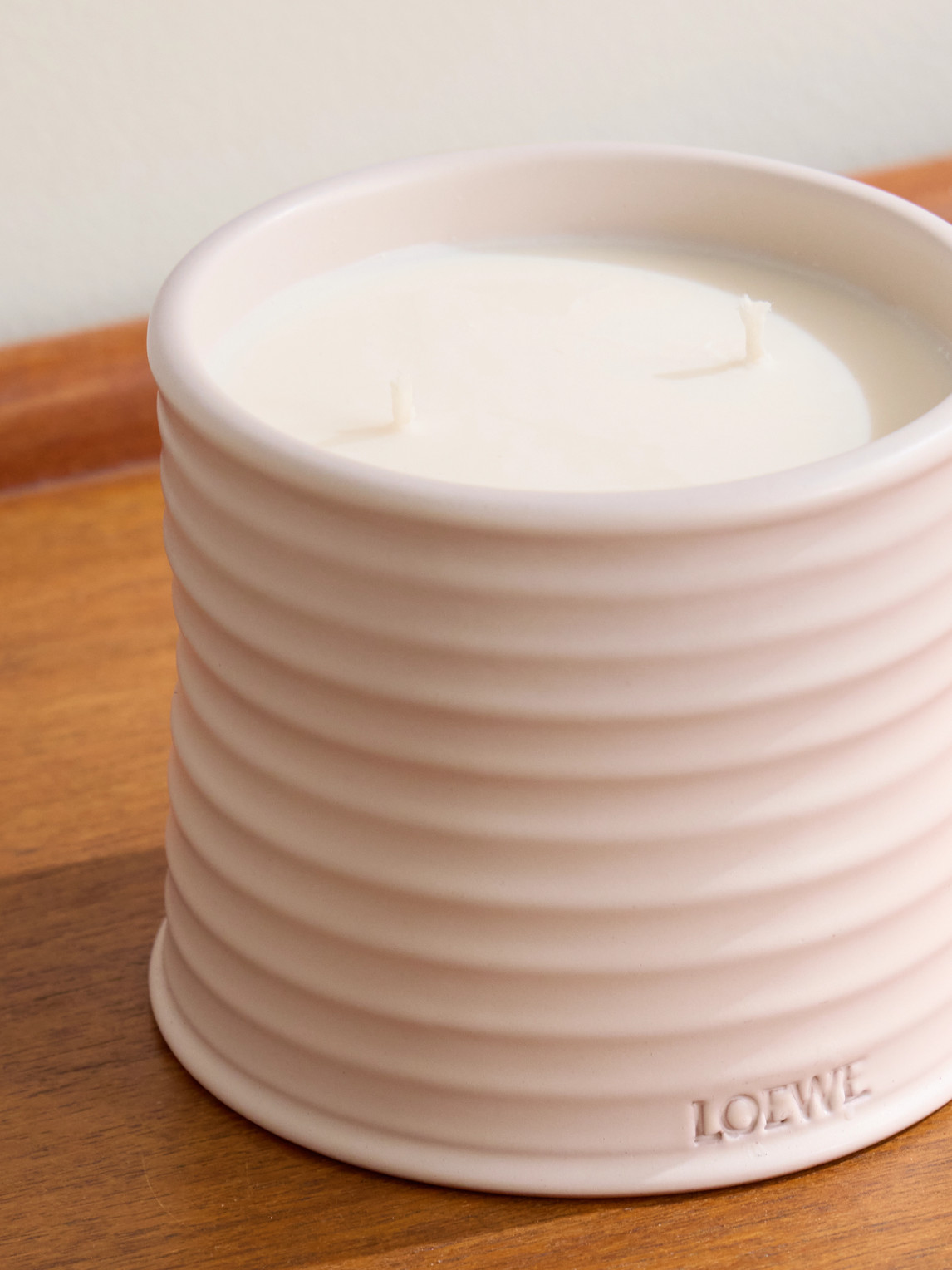  Loewe Perfumes - Oregano Medium Scented Candle, 610g - Men - Neutrals 