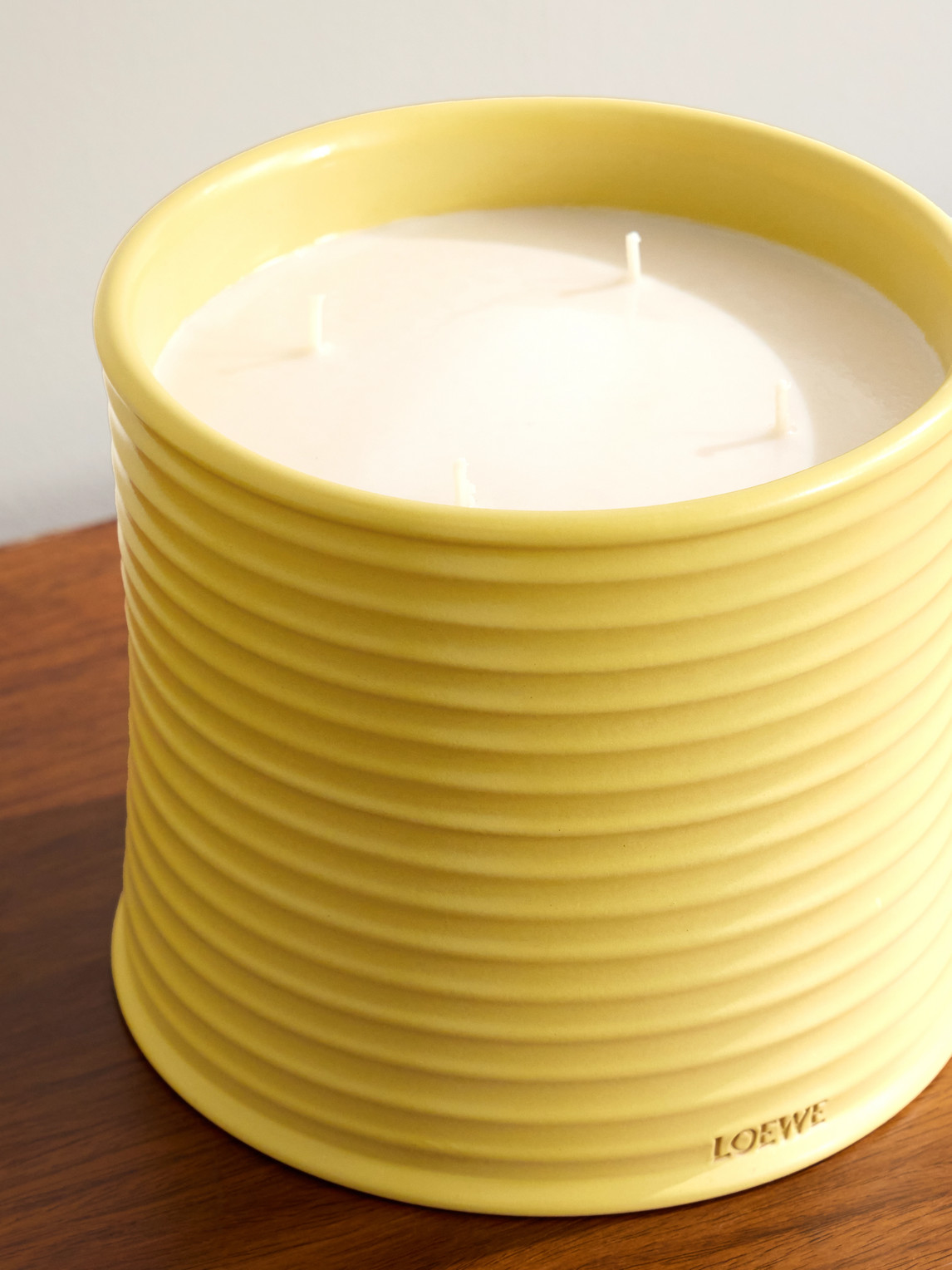  Loewe Perfumes - Honeysuckle Large Scented Candle, 2120g - Men - Yellow 