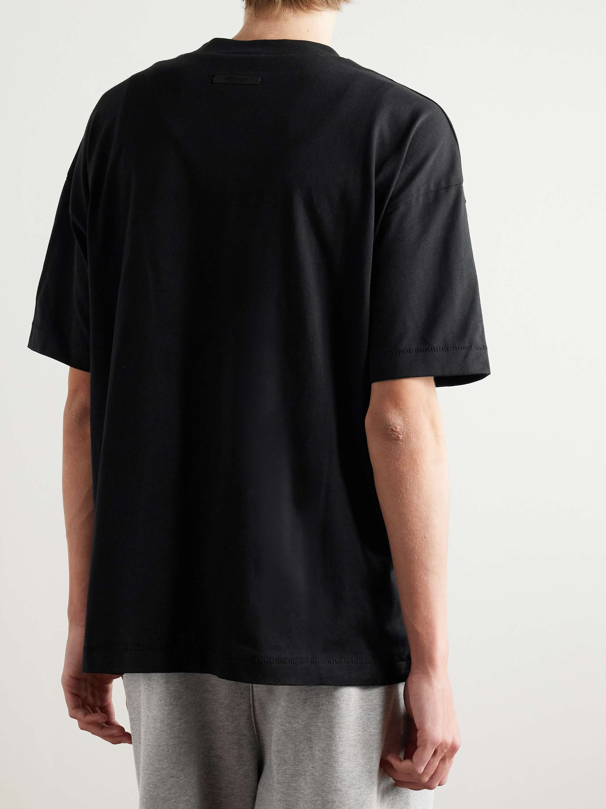 FEAR OF GOD ESSENTIALS 