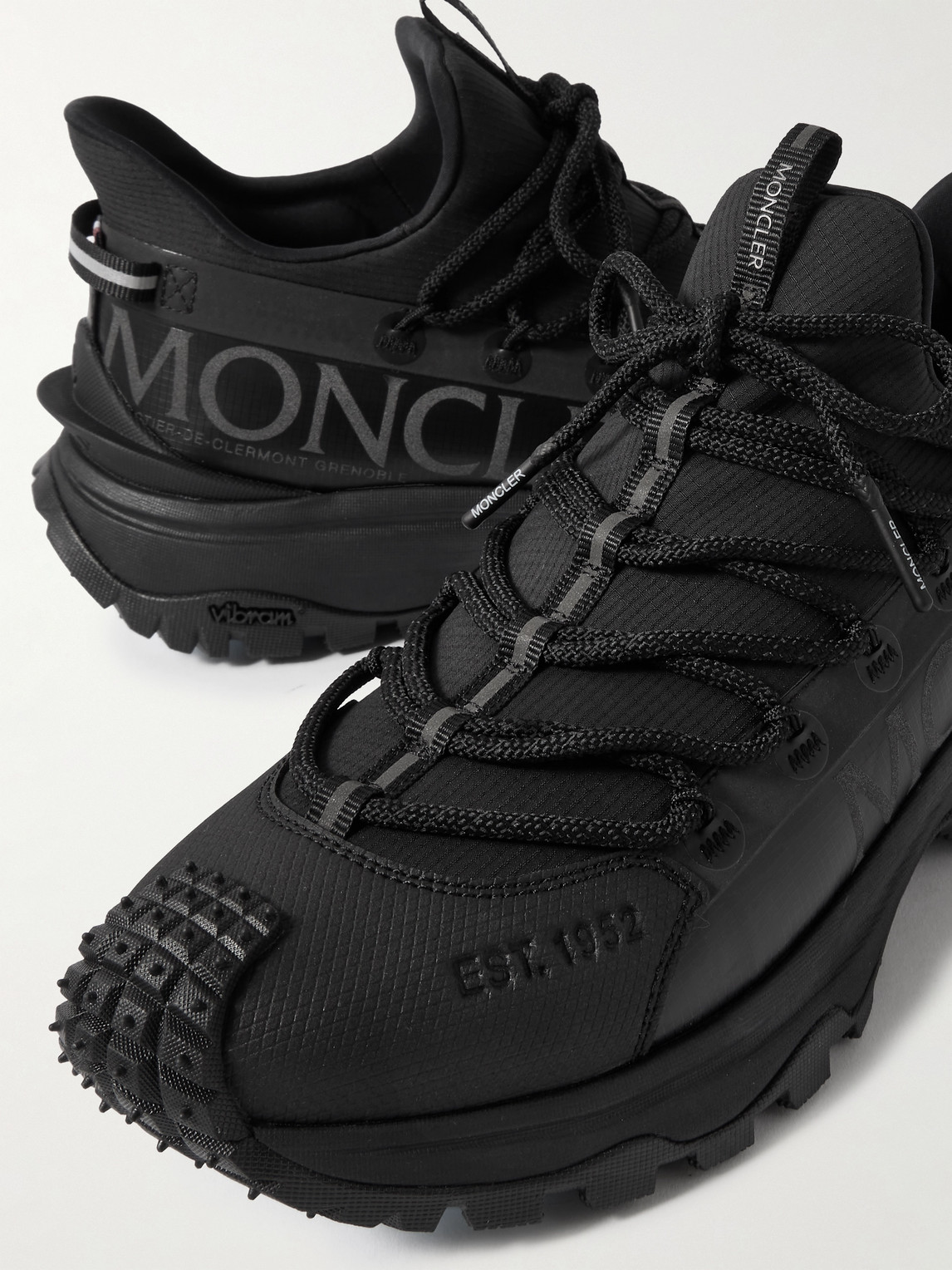 Moncler Trailgrip Lite2 Low Top Sneakers In Black