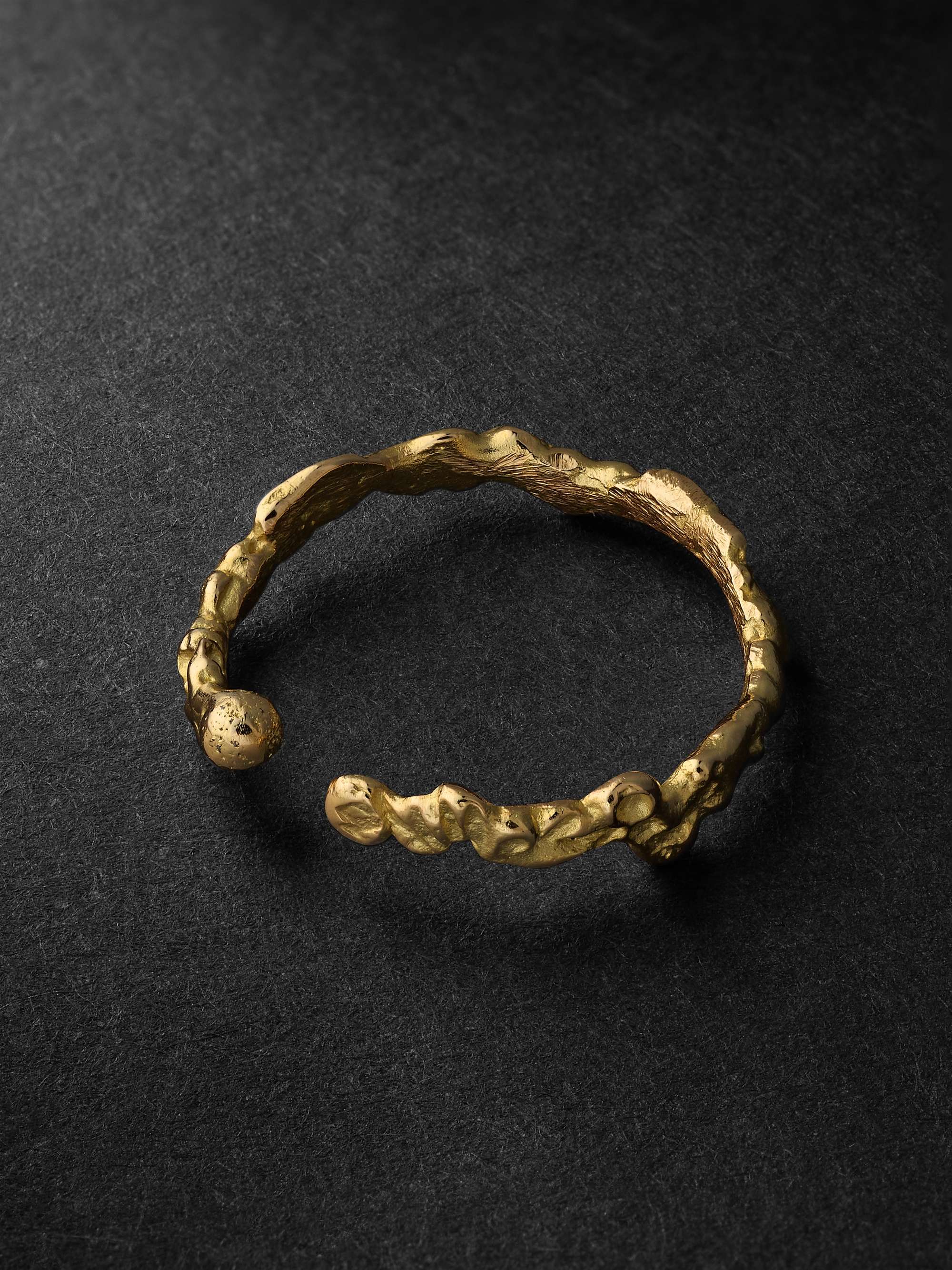 HEALERS FINE JEWELRY XSmall Recycled Gold Sapphire Ear Cuff