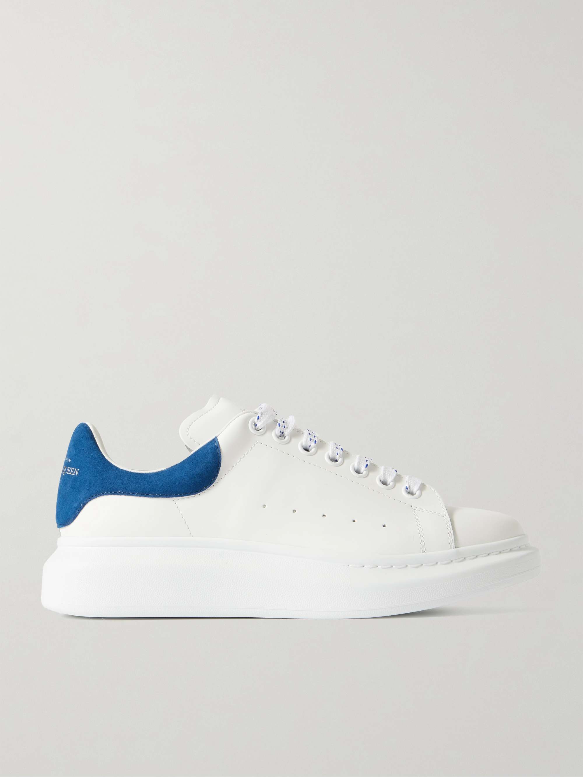Sneakers aus Leder mit Velourslederbesatz und klobiger Sohle