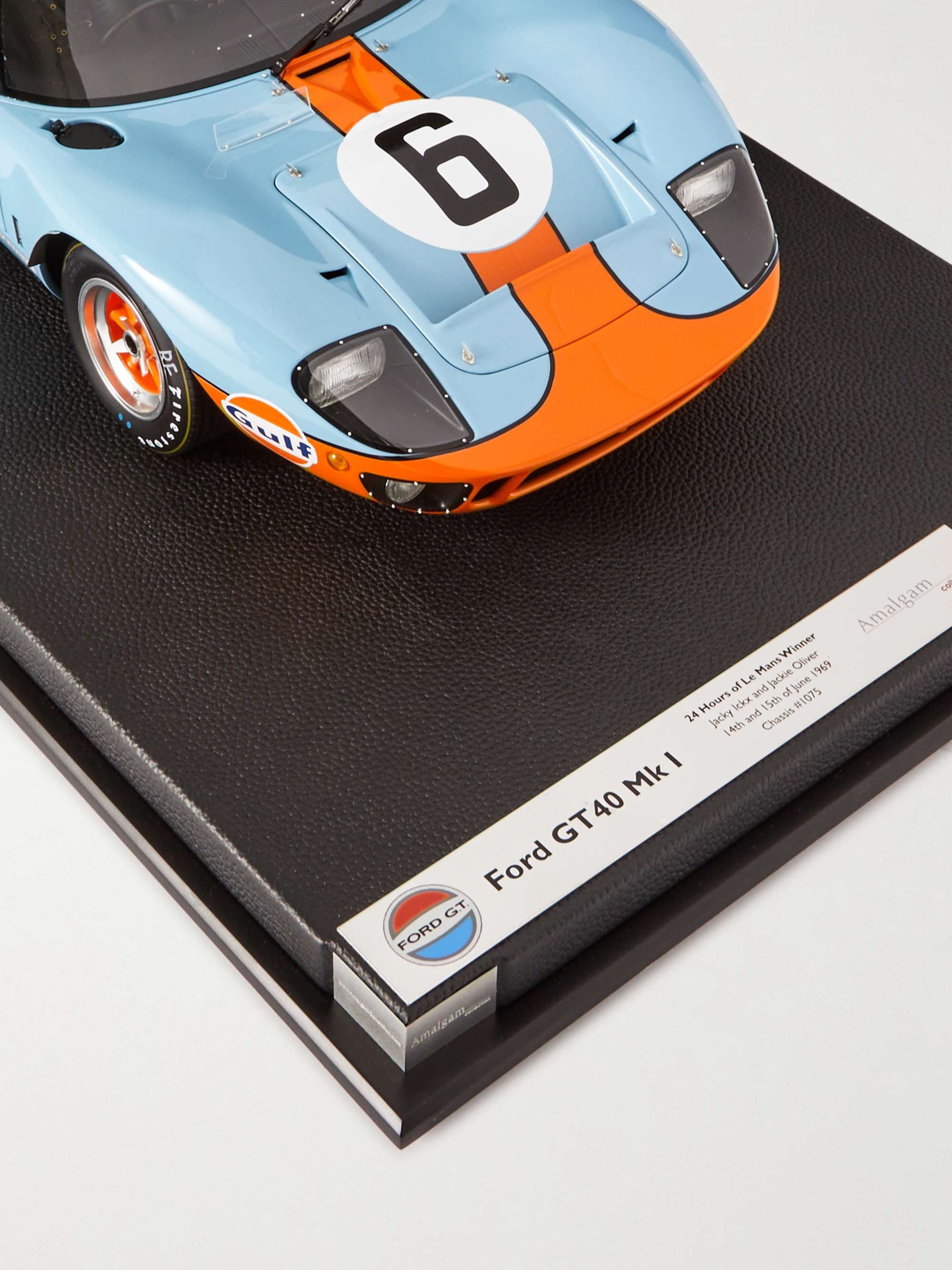 AMALGAM COLLECTION Ford GT40 1:8 Model Car