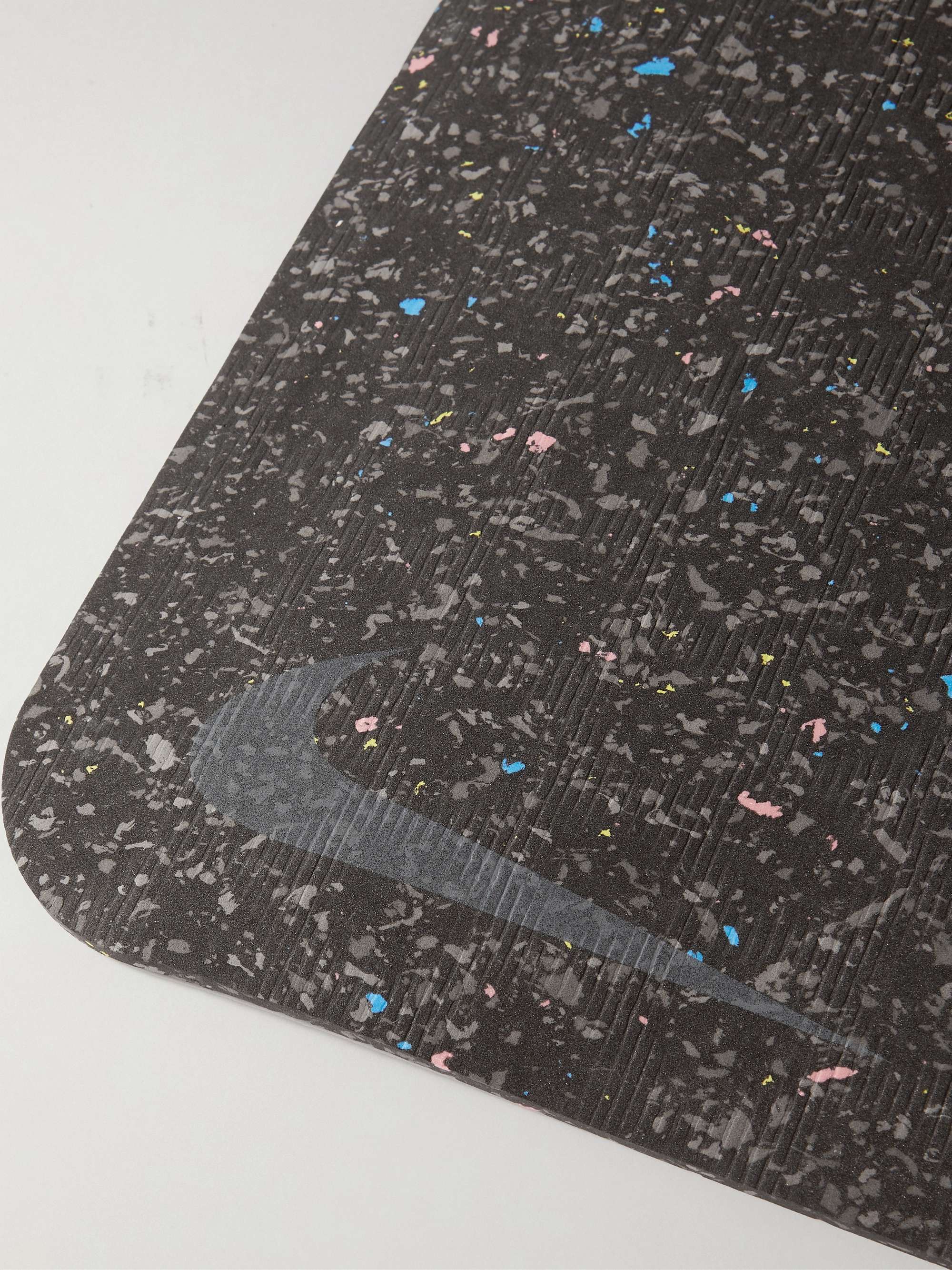 NIKE Move Textured Yoga Mat