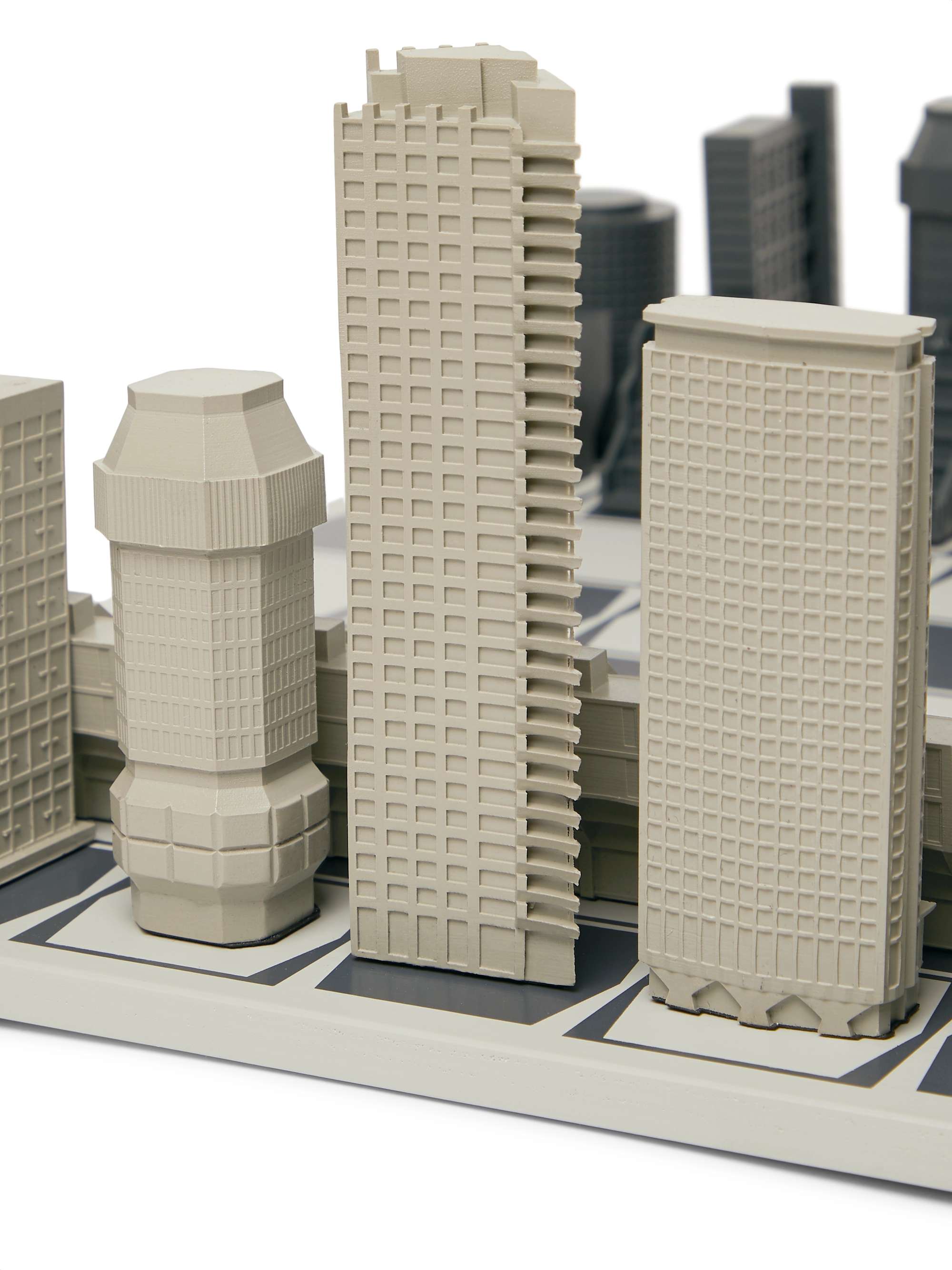 SKYLINE CHESS London Brutalist Edition Resin and Wood Chess Set