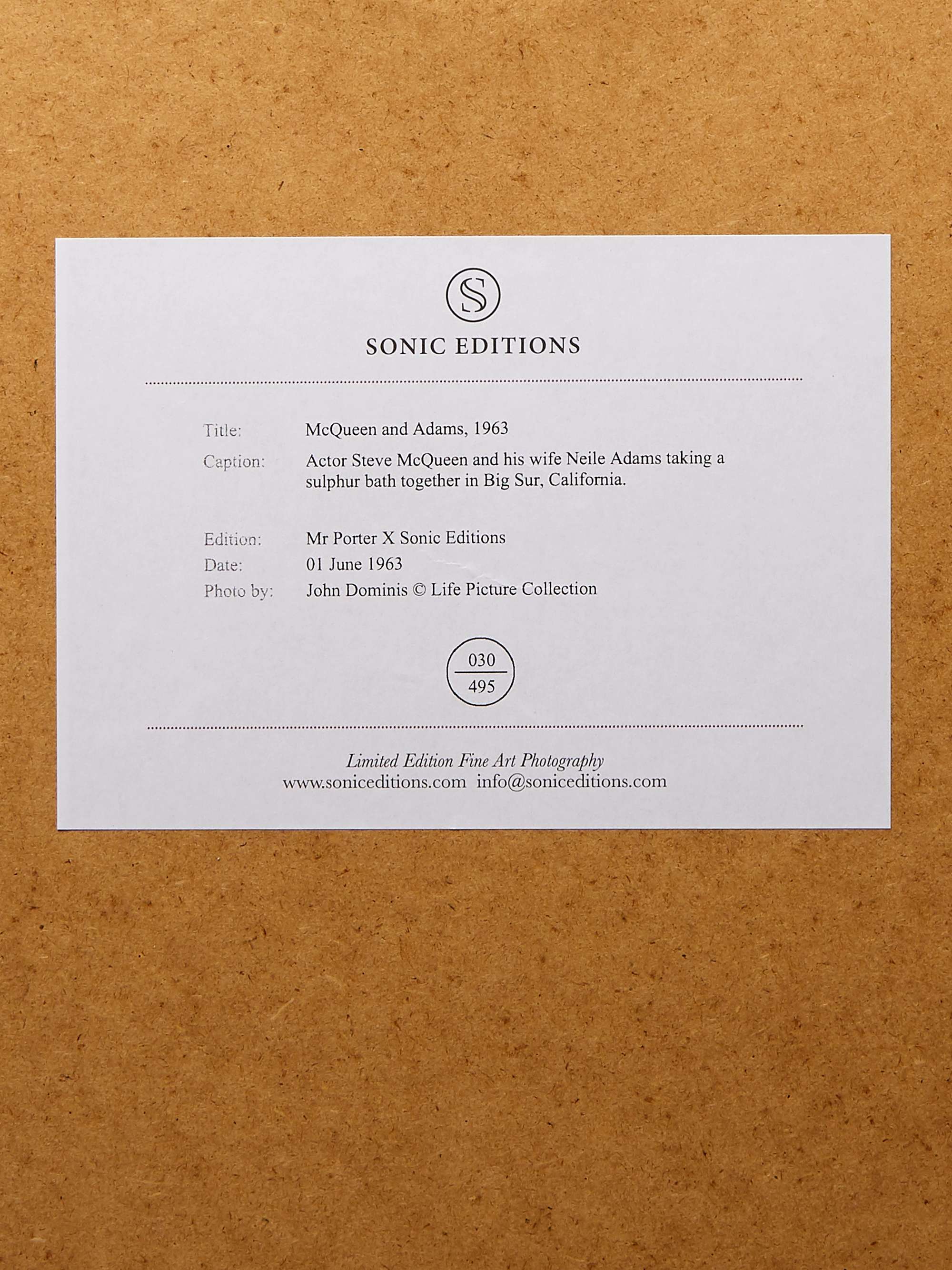 Framed 1963 McQueen and Adams Print, 16" x 20" von SONIC EDITIONS für Herren | MR PORTER