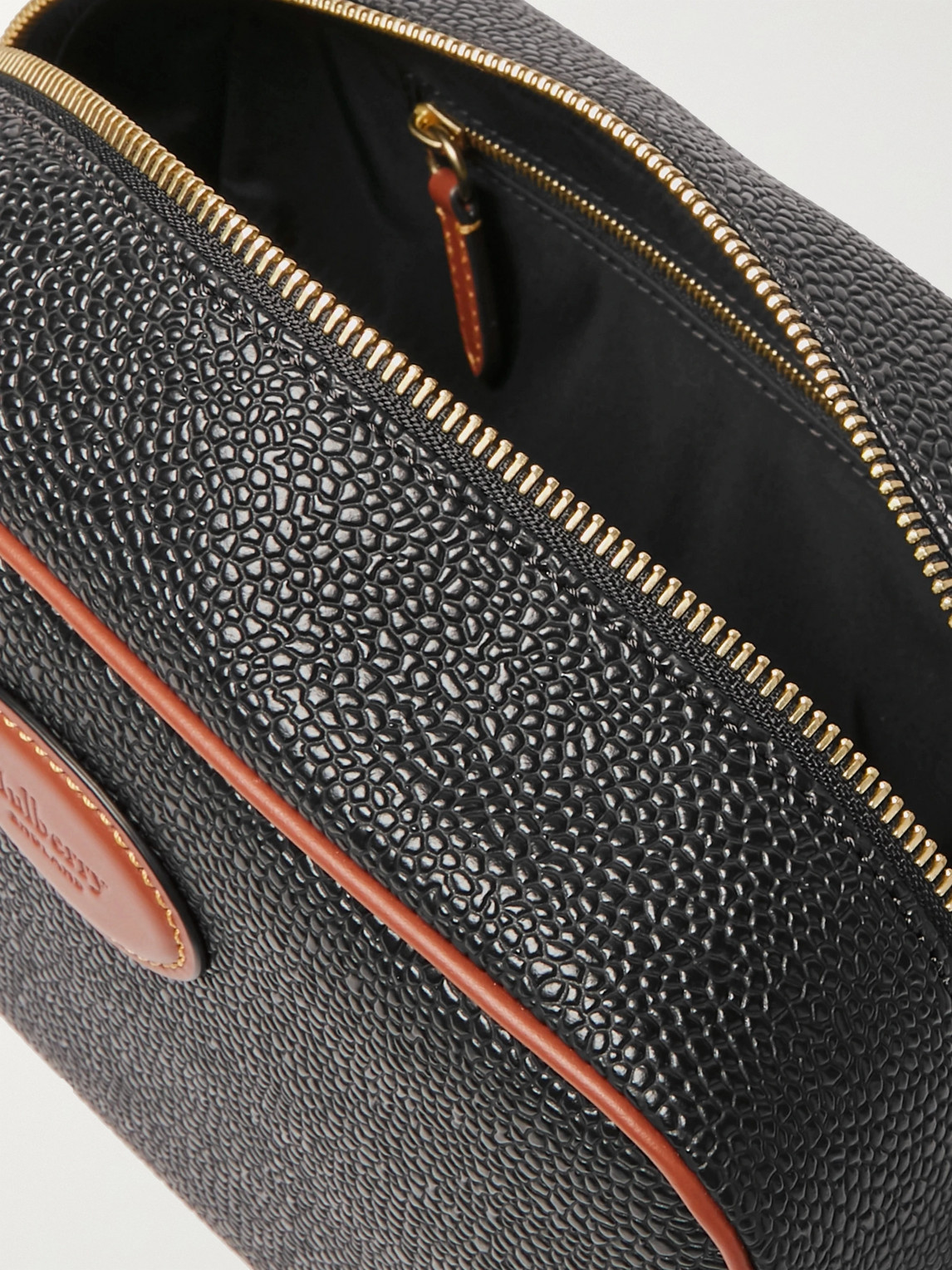 Shop Mulberry Leather-trimmed Scotchgrain Wash Bag In Black