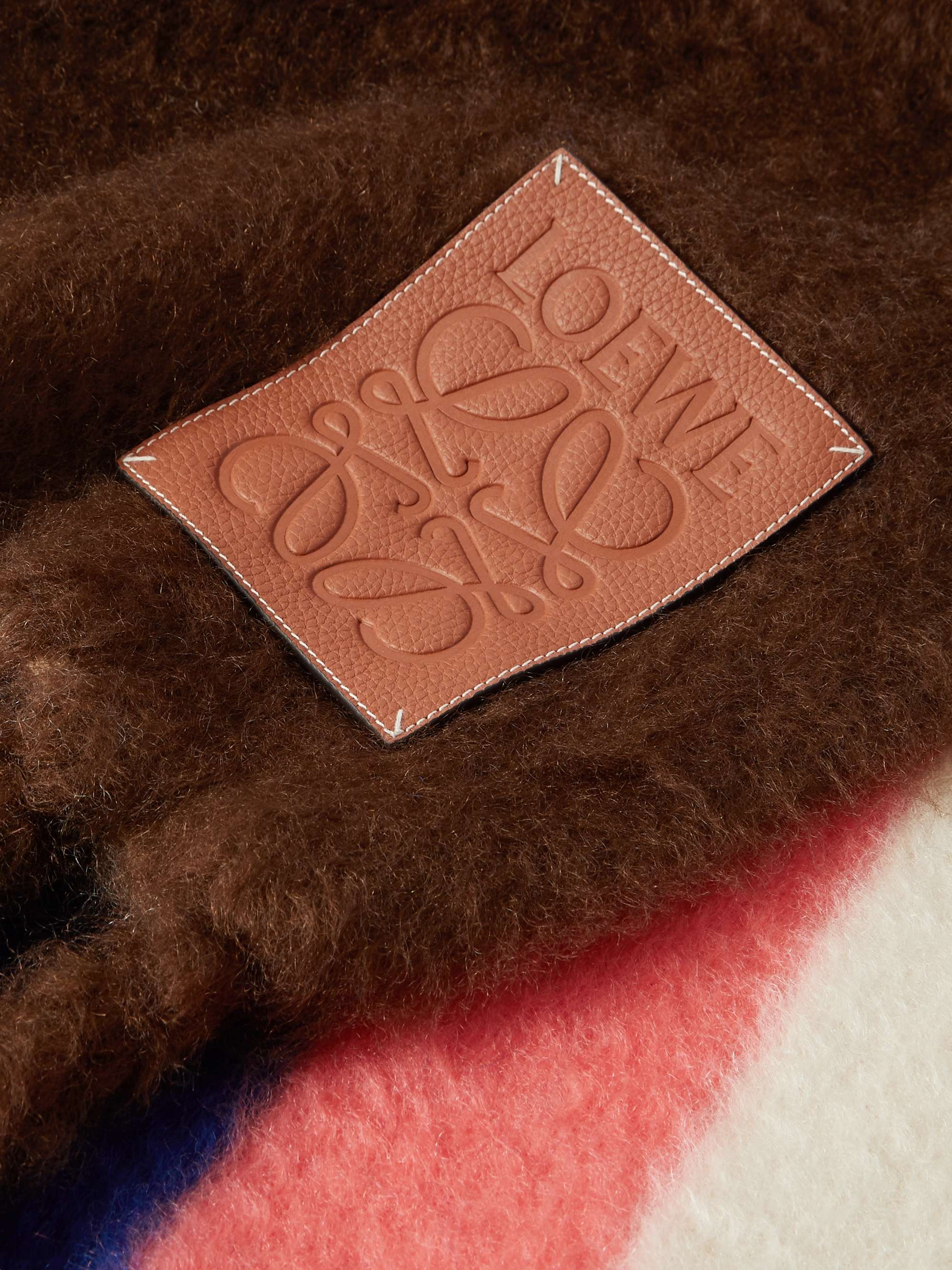 Logo on online blanket