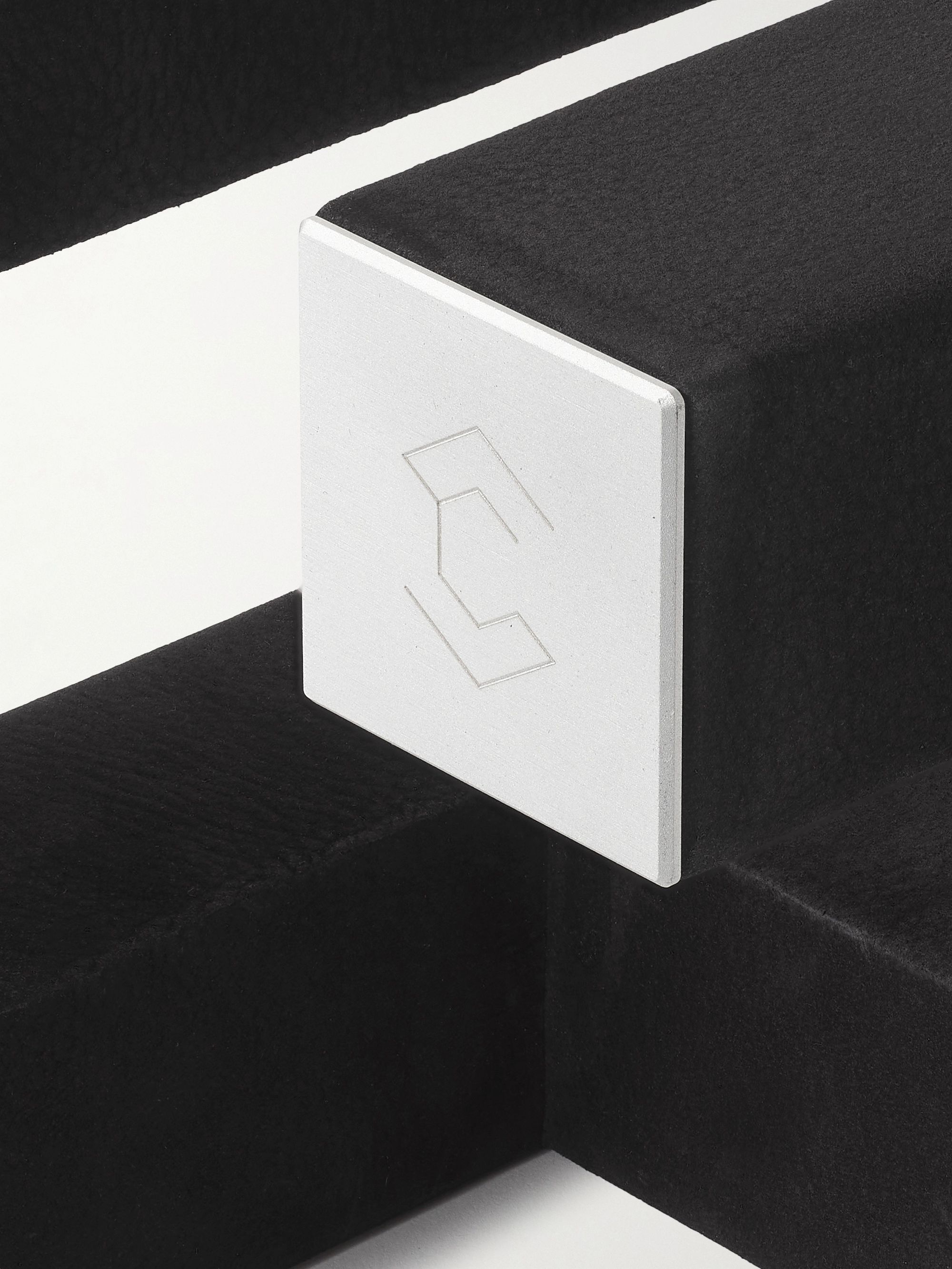 CHARLES SIMON Hudson 3 Nubuck and Aluminium Watch Stand