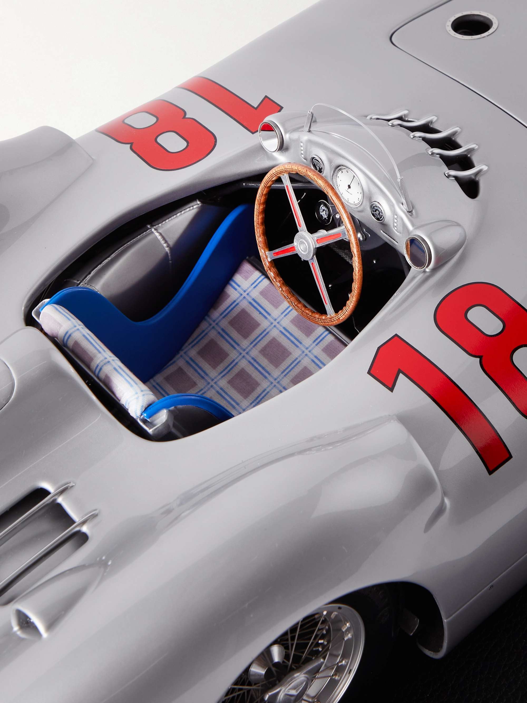 AMALGAM COLLECTION Mercedes-Benz W196 Streamliner (1954) 1:8 Model Car