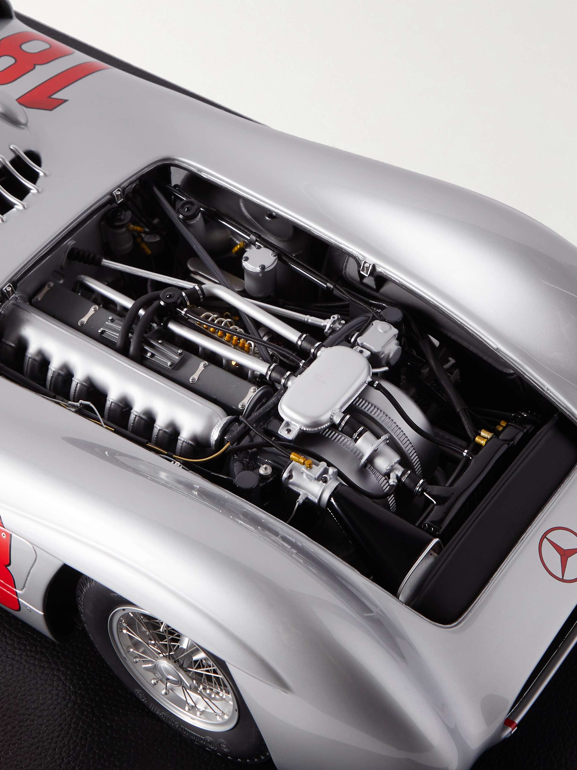 AMALGAM COLLECTION Mercedes-Benz W196 Streamliner (1954) 1:8 Model Car