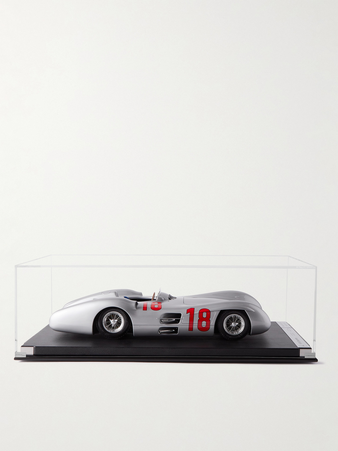Mercedes-Benz W196 Streamliner (1954) 1:8 Model Car