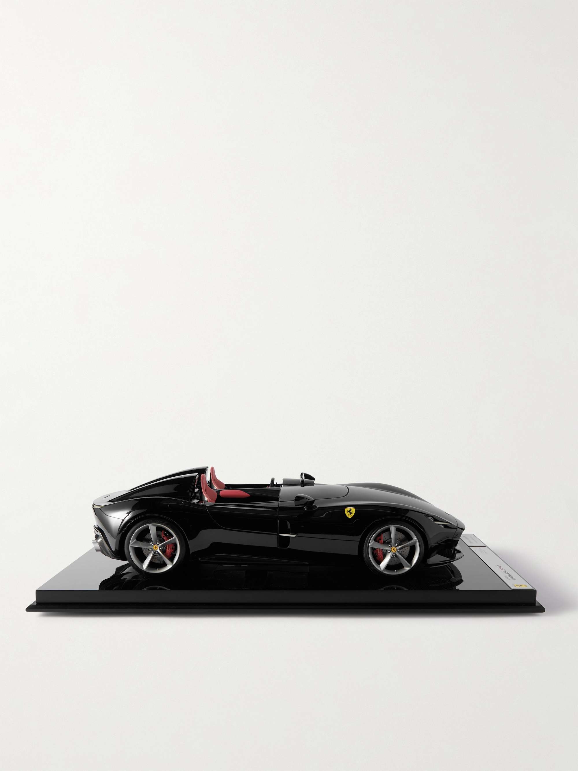 AMALGAM COLLECTION Ferrari Monza SP2 1:8 Model Car