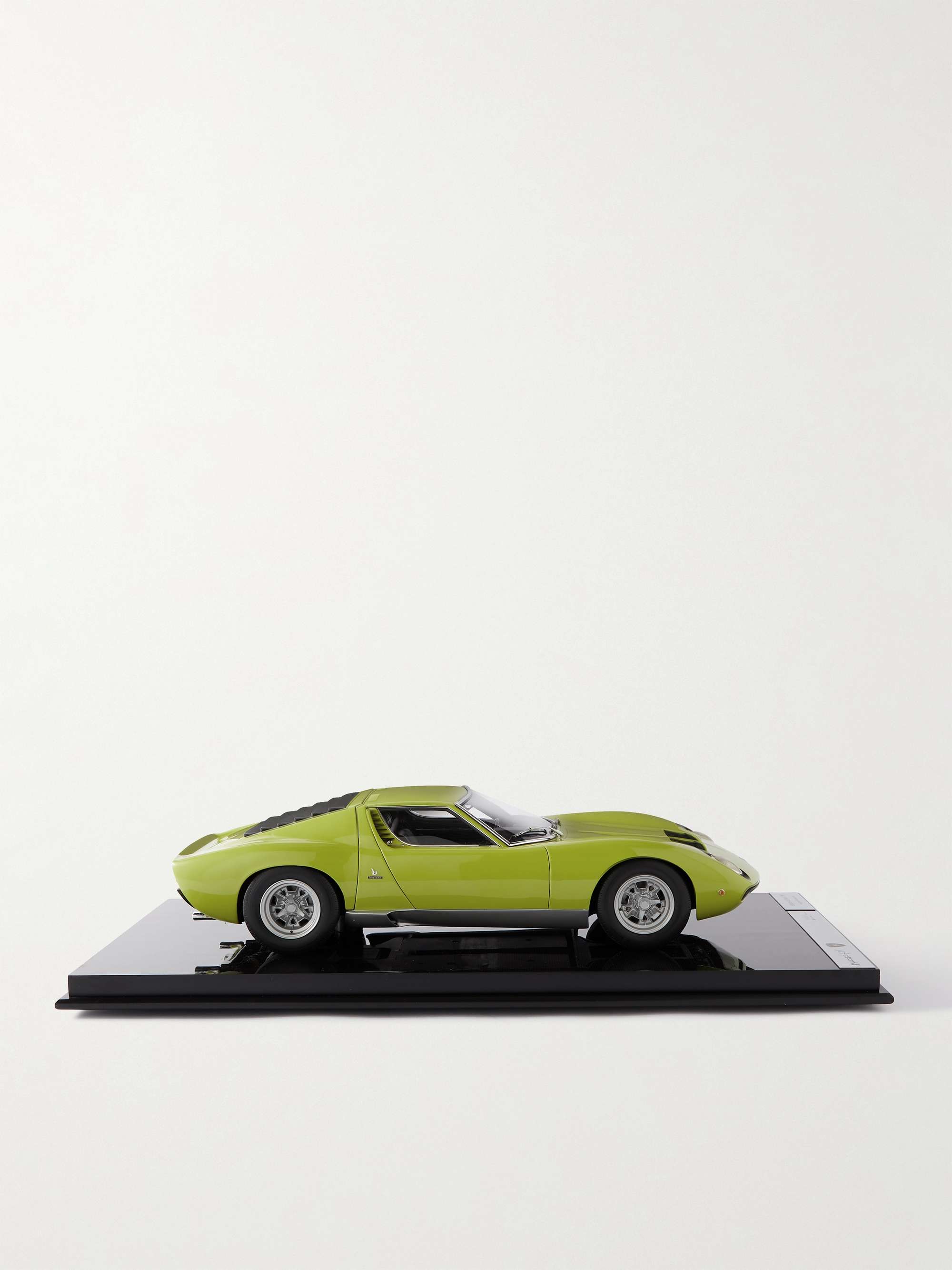 AMALGAM COLLECTION Lamborghini Miura P400 SV (1971) 1:8 Model Car