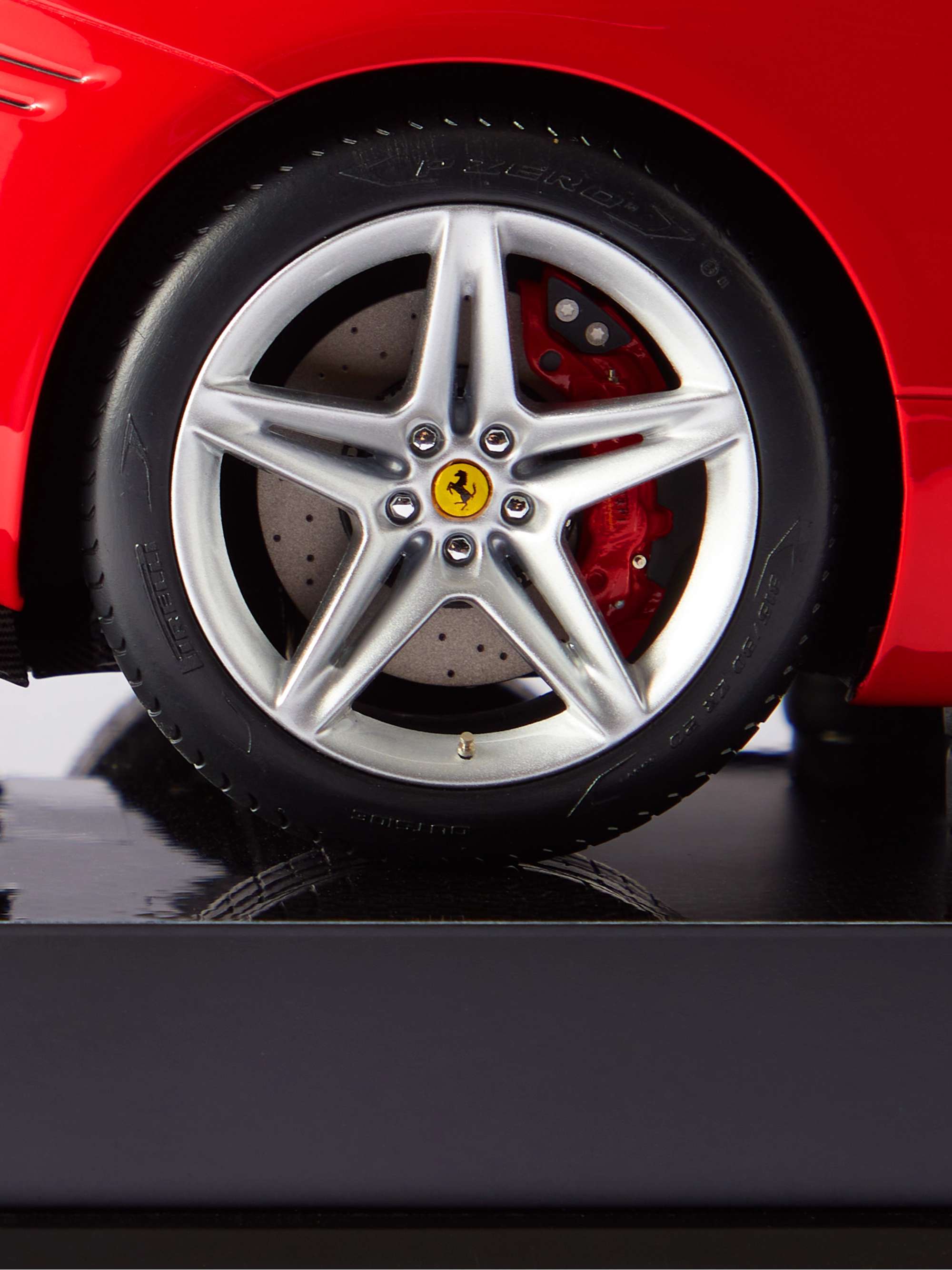 AMALGAM COLLECTION Ferrari SF90 Stradale 1:12 Model Car
