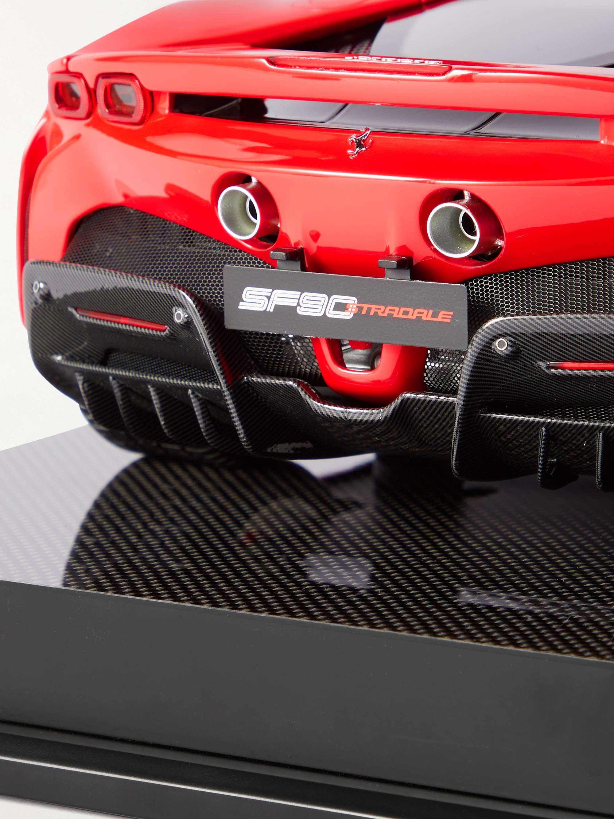 AMALGAM COLLECTION Ferrari SF90 Stradale 1:12 Model Car