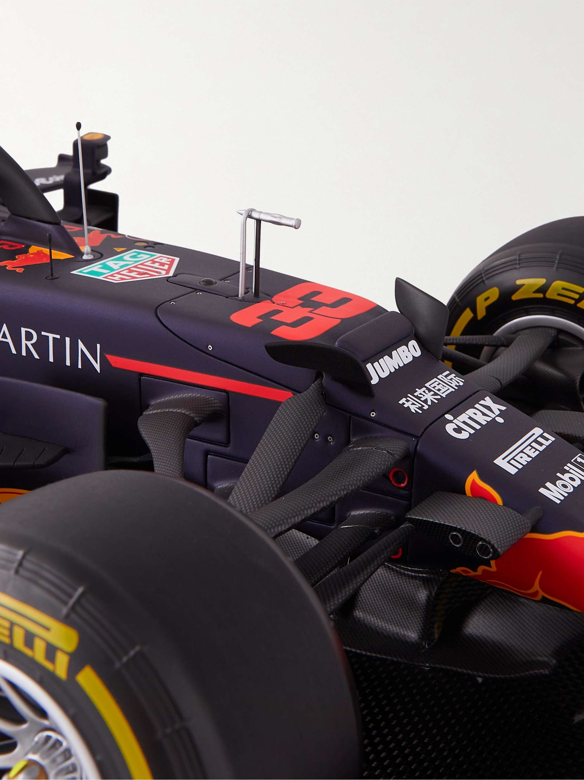 AMALGAM COLLECTION Aston Martin Red Bull Racing RB15 Max Verstappen (2019) 1:8 Model Car