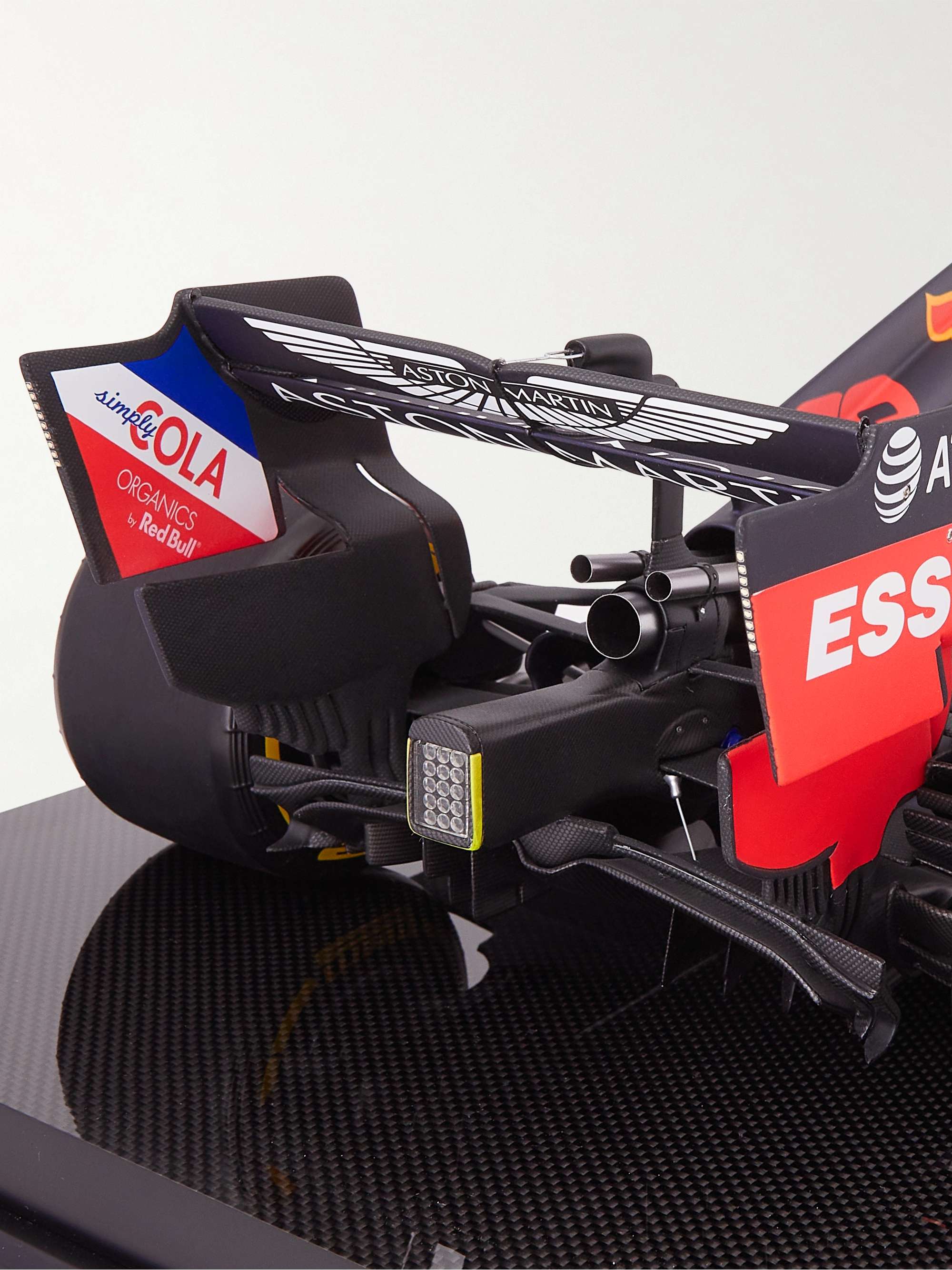 AMALGAM COLLECTION Aston Martin Red Bull Racing RB15 Max Verstappen (2019) 1:8 Model Car