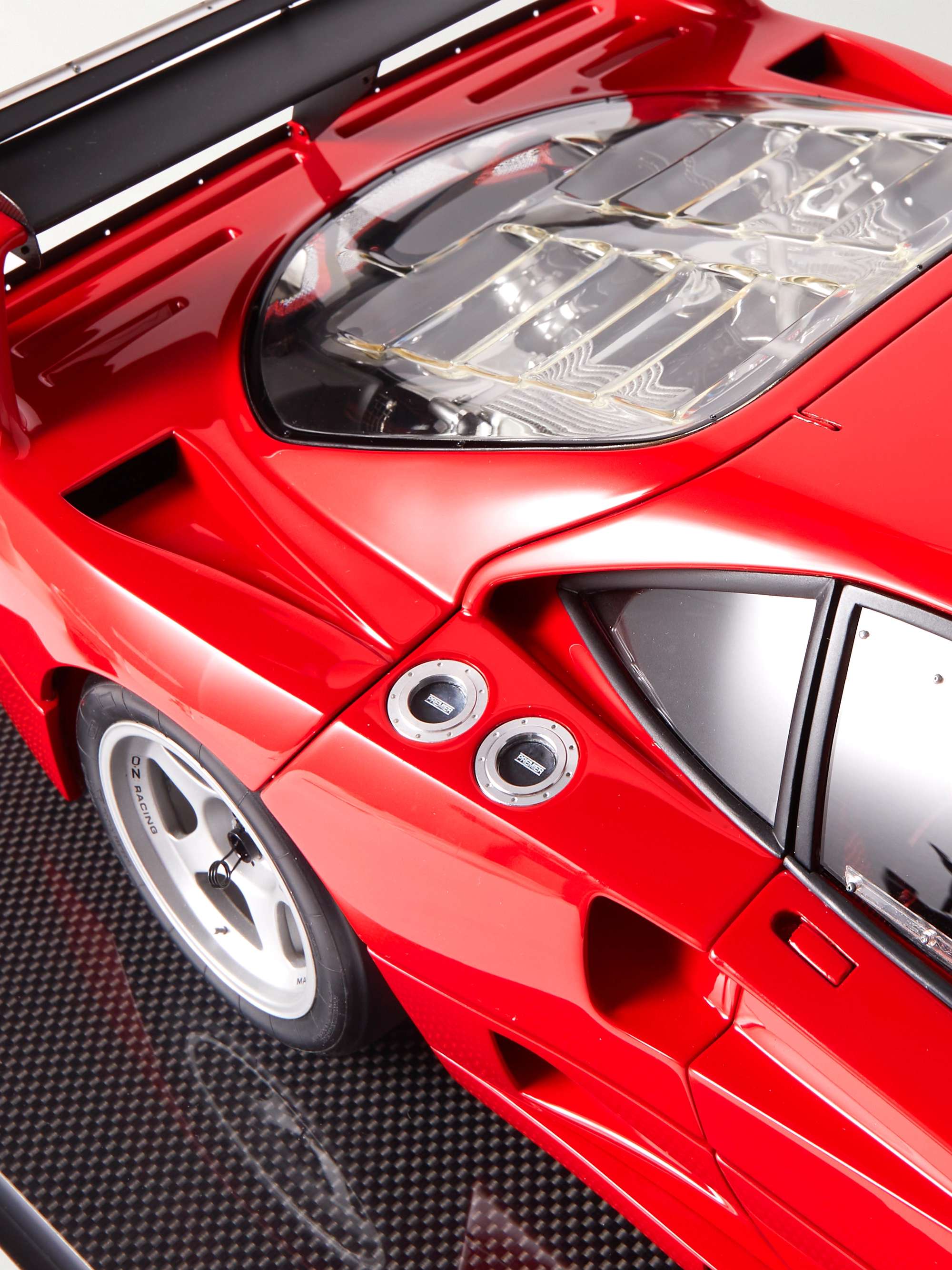 AMALGAM COLLECTION Ferrari F40 Competizione 1:8 Model Car