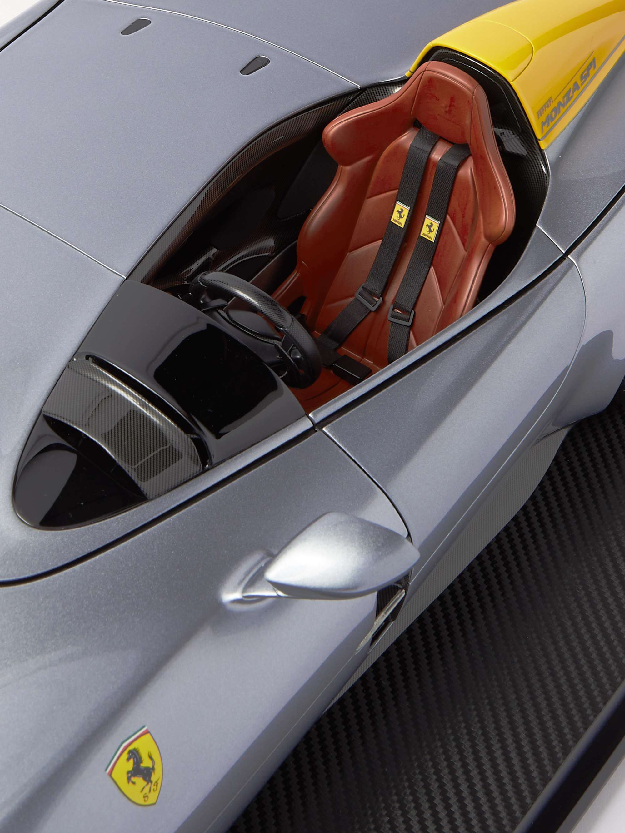 AMALGAM COLLECTION Ferrari Monza SP1 1:8 Model Car