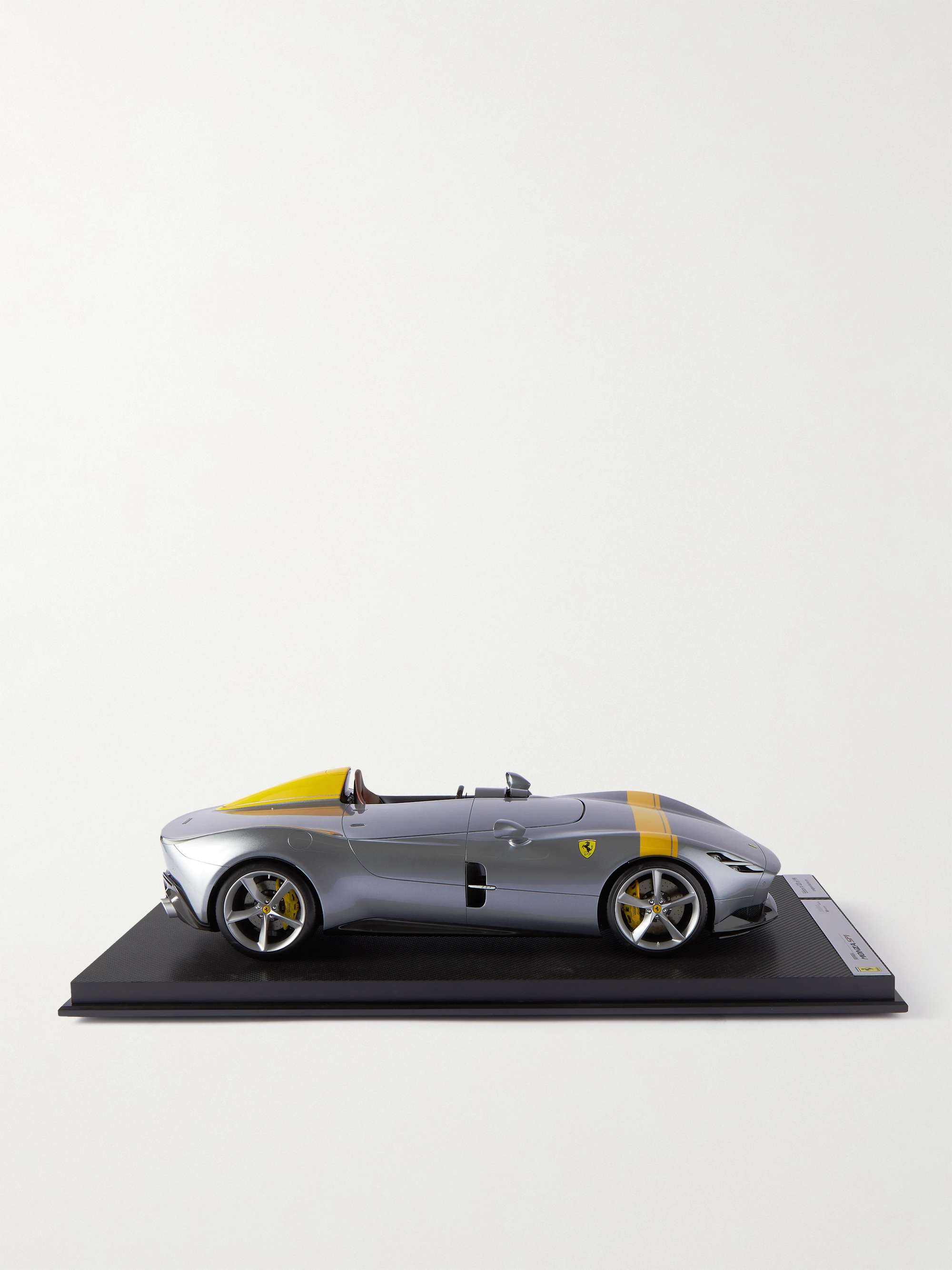 AMALGAM COLLECTION Ferrari Monza SP1 1:8 Model Car