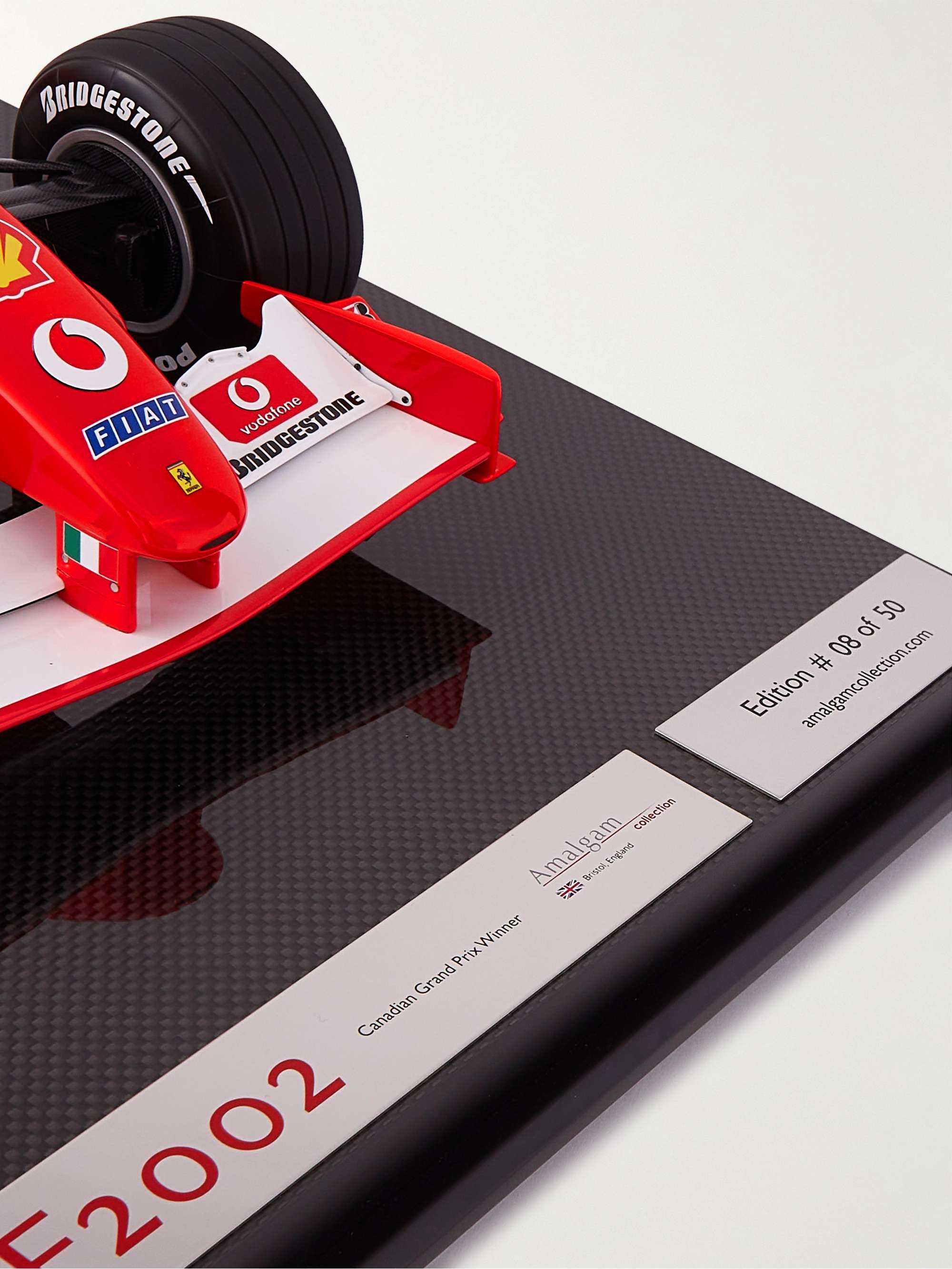 AMALGAM COLLECTION Ferrari F2002 1:8 Model Car