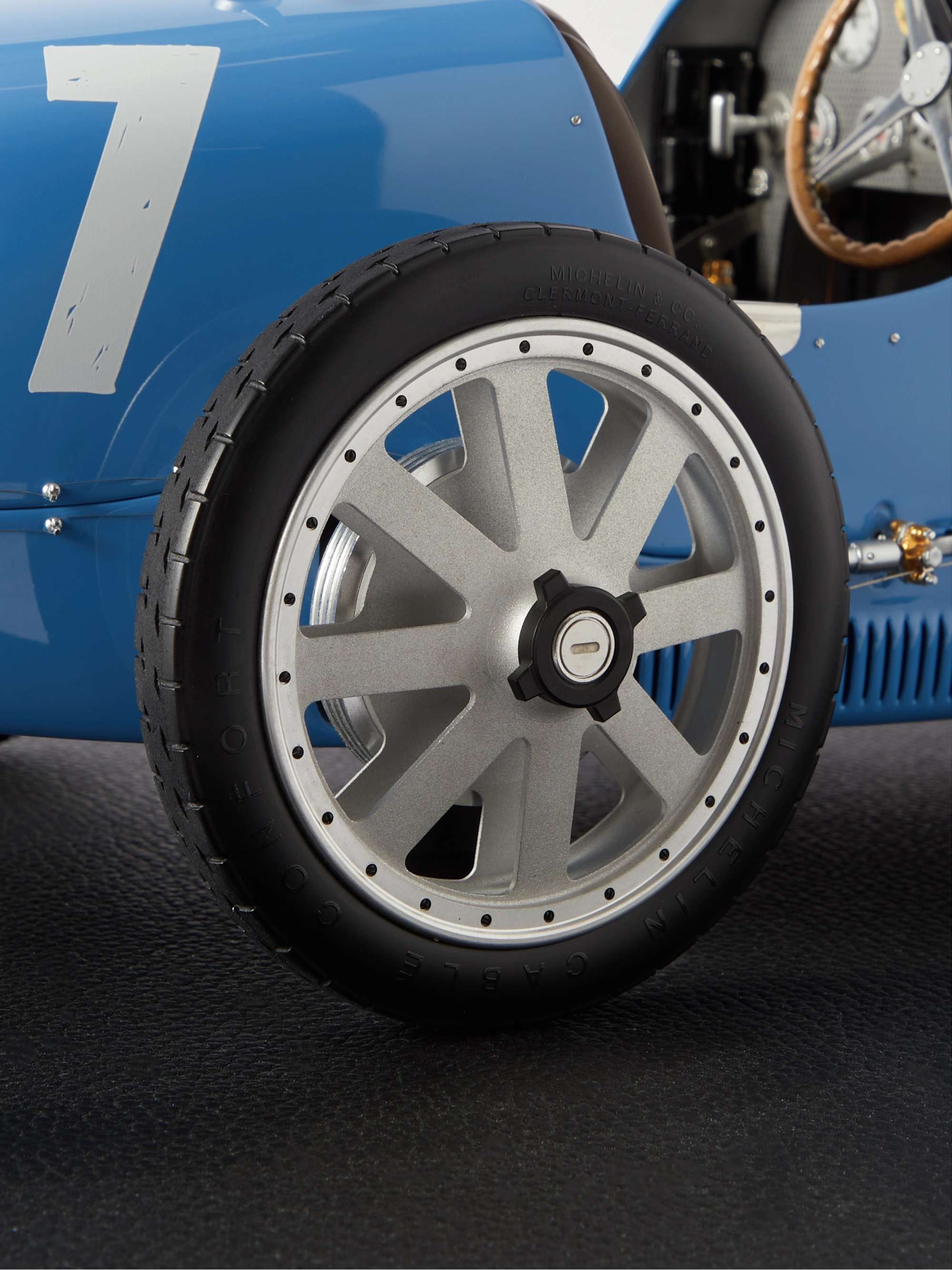 AMALGAM COLLECTION Bugatti Type 35 1:8 Model Car