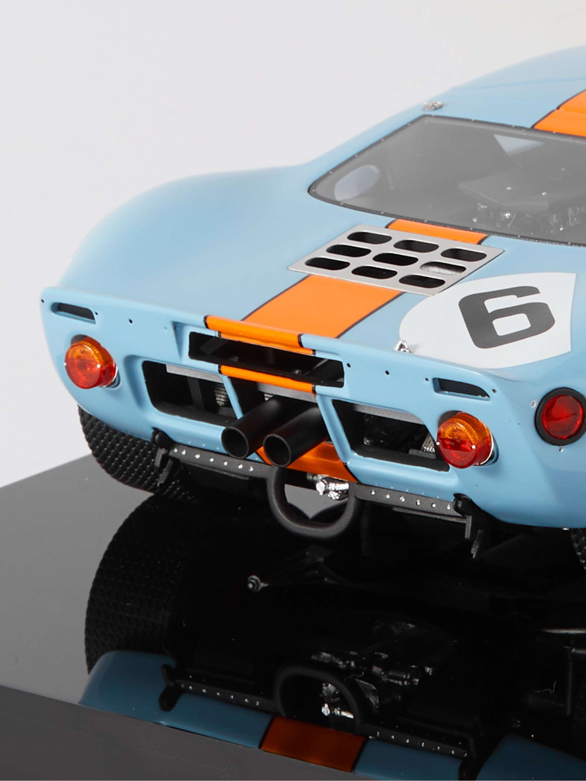 AMALGAM COLLECTION Ford GT40 LeMans (1969) 1:18 Model Car