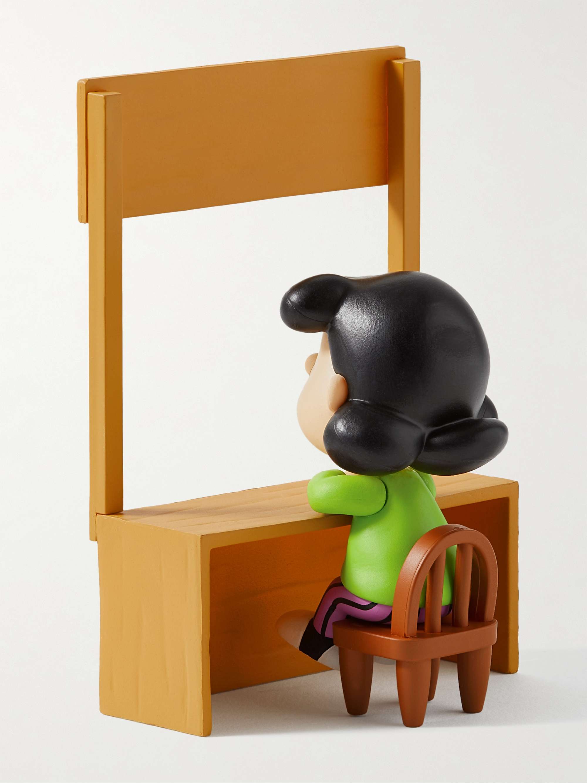MEDICOM Ultra Detail Figure Peanuts Series 12: Psychiatric Help Lucy
