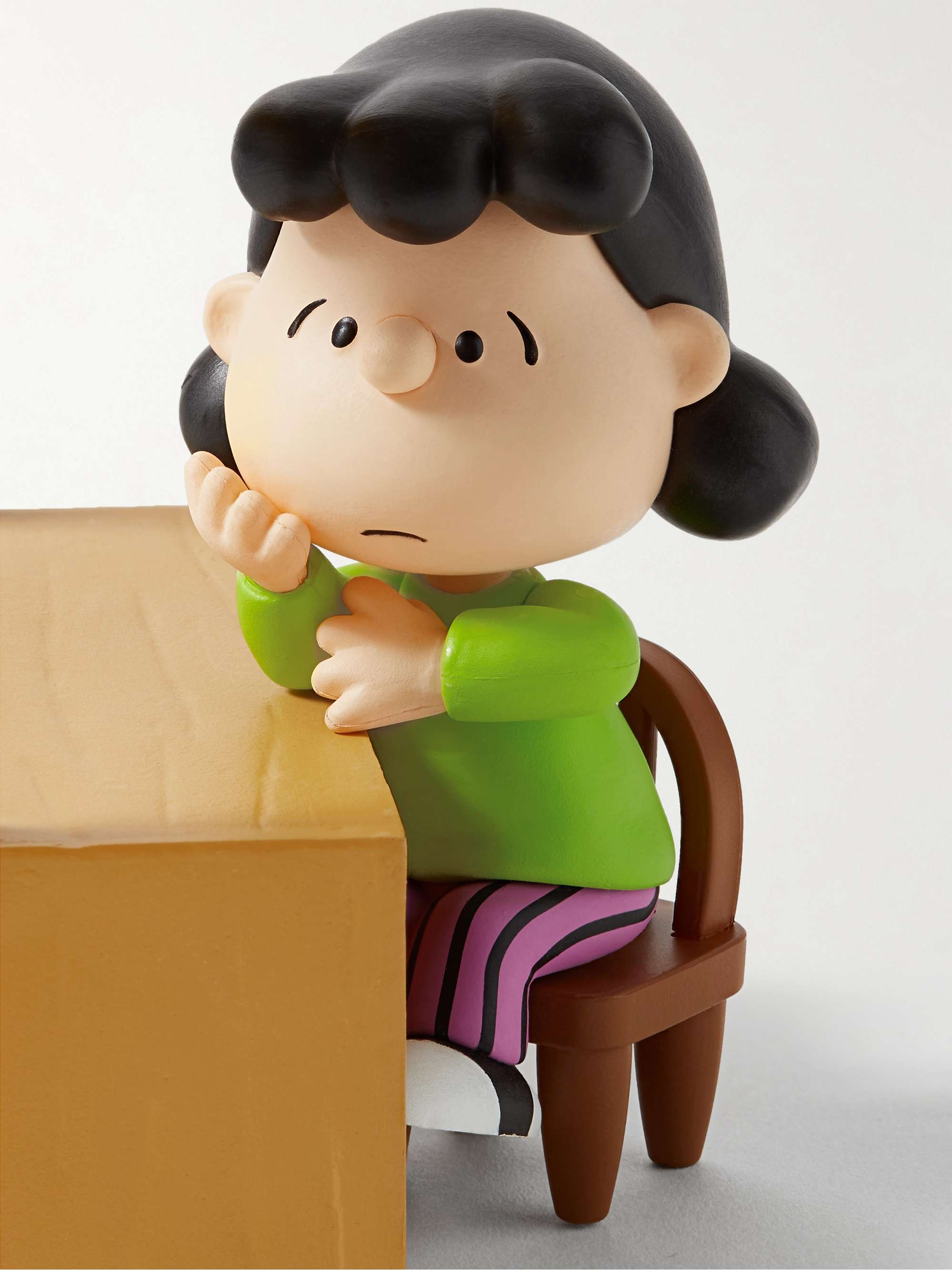 MEDICOM Ultra Detail Figure Peanuts Series 12: Psychiatric Help Lucy