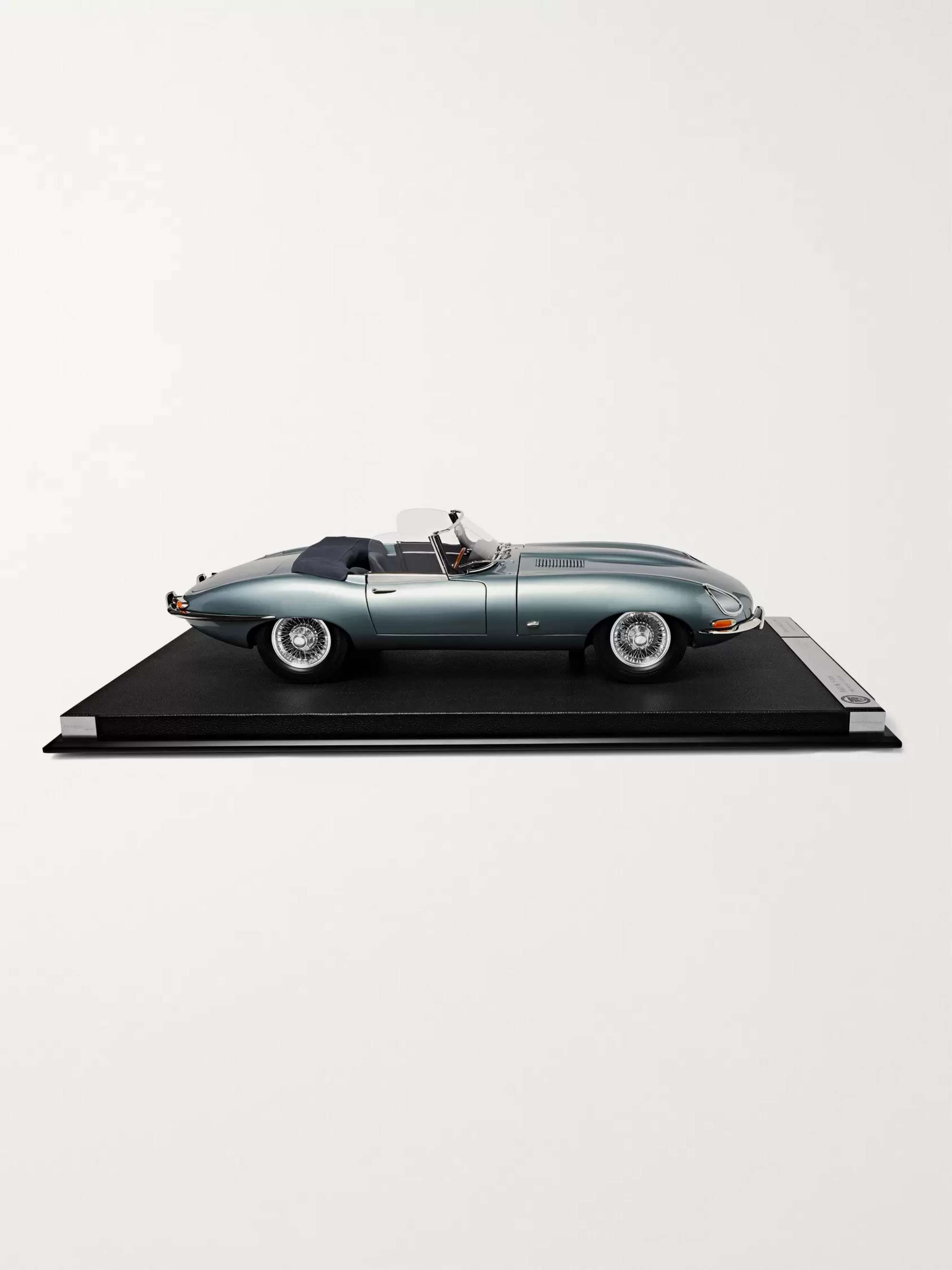 AMALGAM COLLECTION Jaguar E-Type Roadster 1:8 Model Car