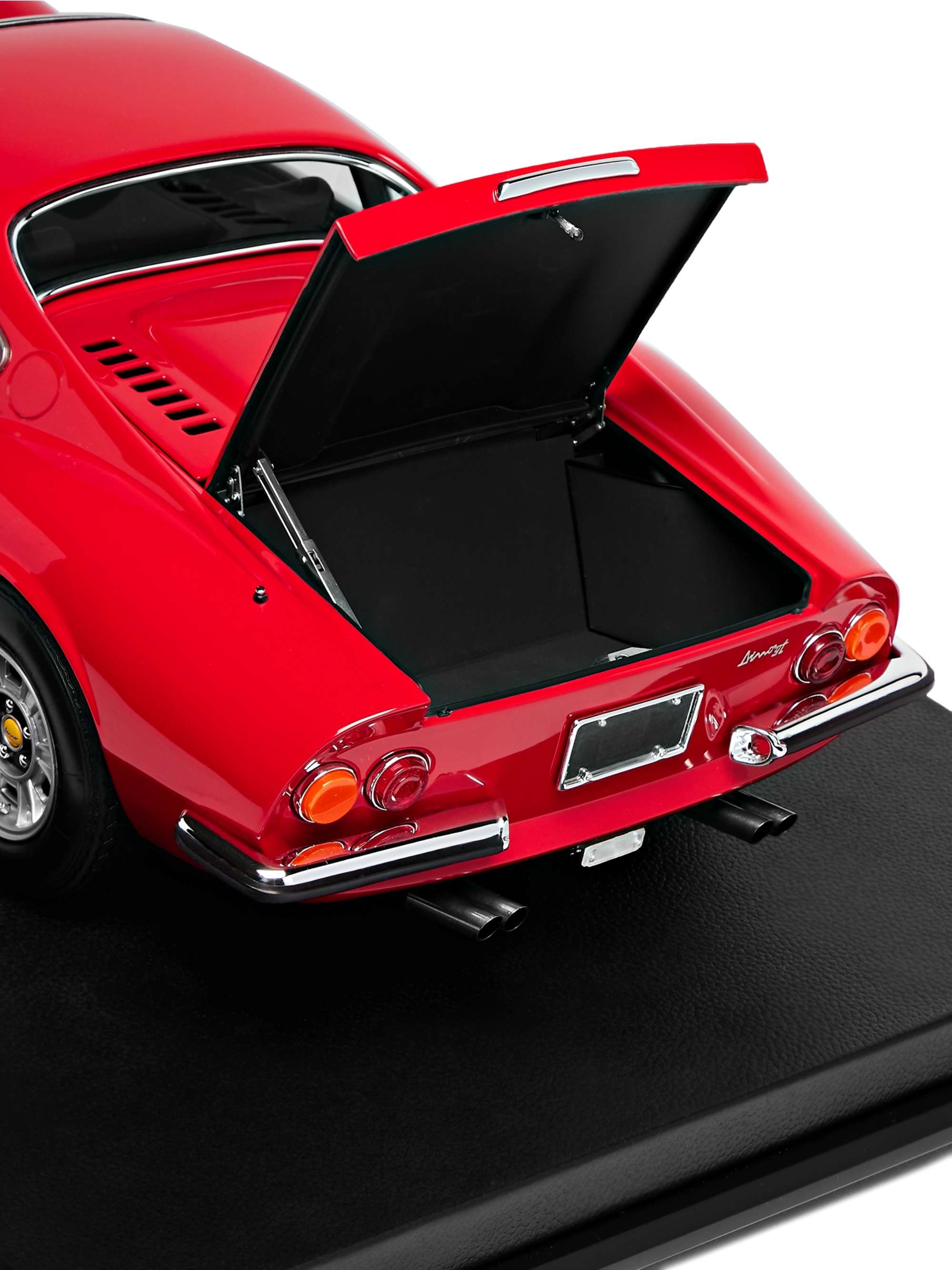 AMALGAM COLLECTION Ferrari Dino 246 GT (1969) 1:8 Model Car