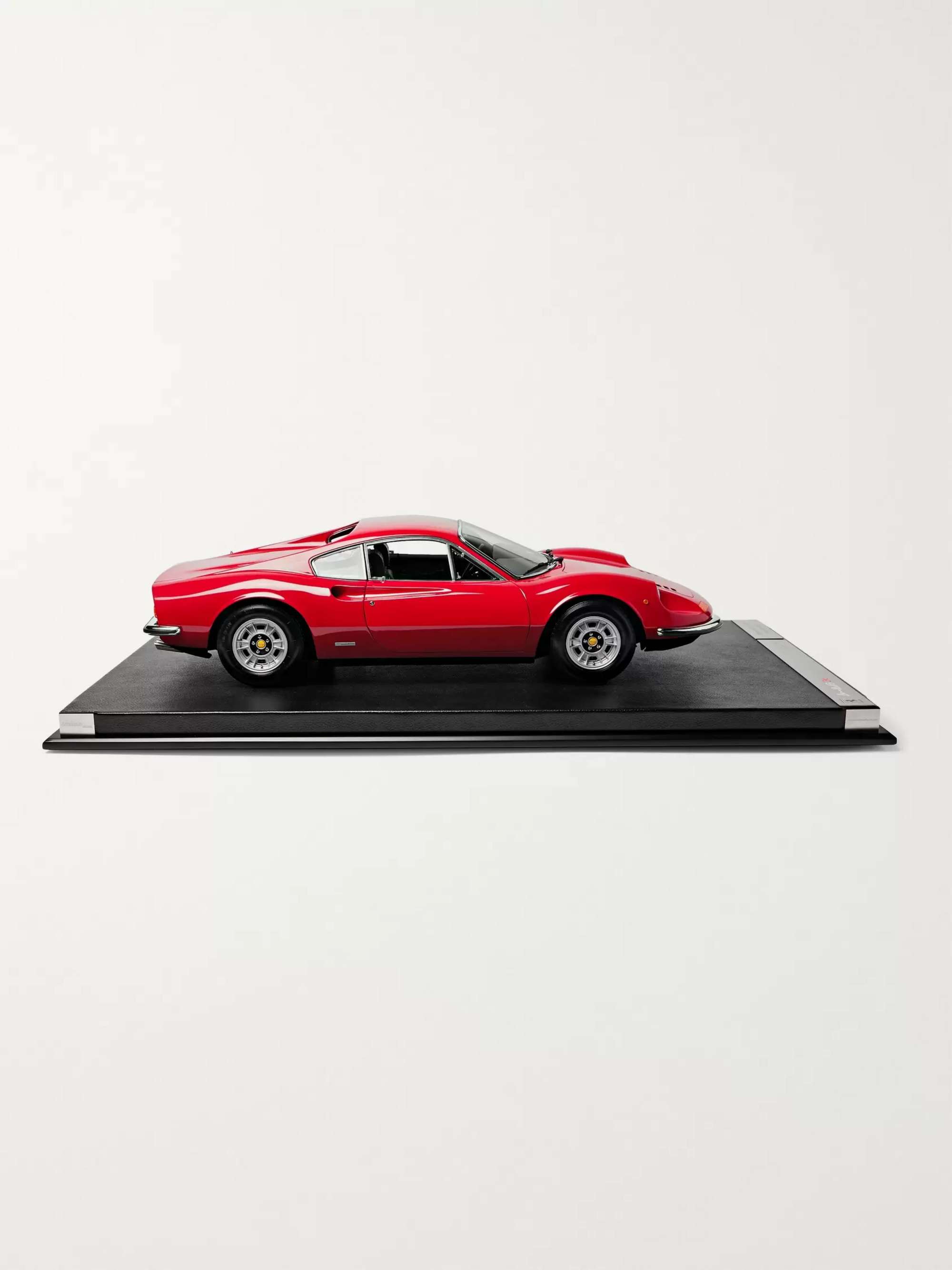 AMALGAM COLLECTION Ferrari Dino 246 GT (1969) 1:8 Model Car
