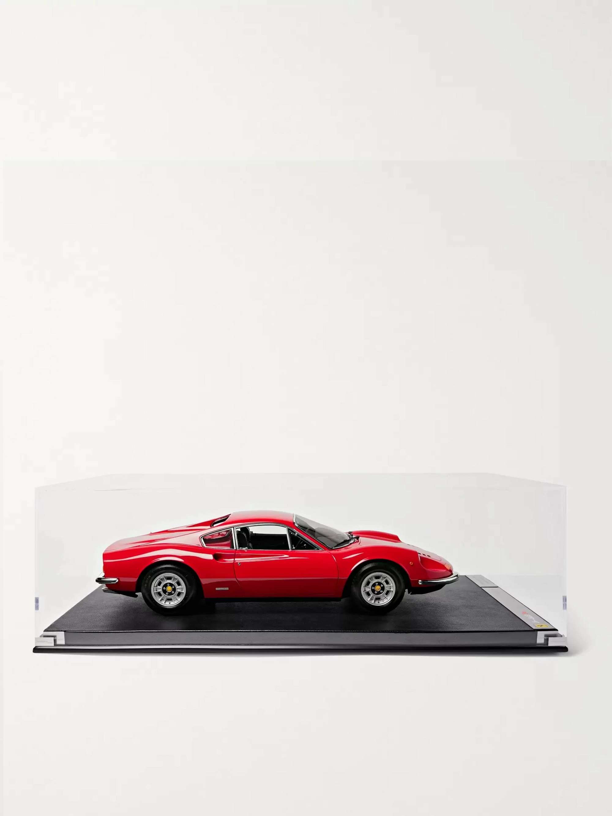 AMALGAM COLLECTION Ferrari Dino 246 GT (1969) 1:8 Model Car