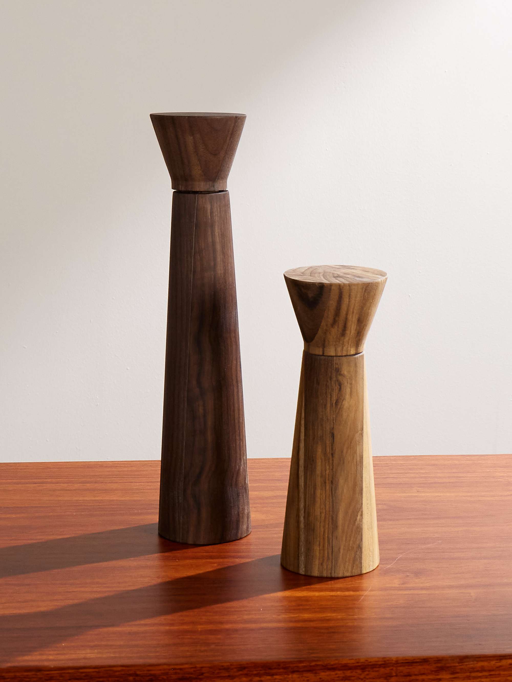 THE CONRAN SHOP Walnut and Teak Wood Salt and Pepper Grinder Set